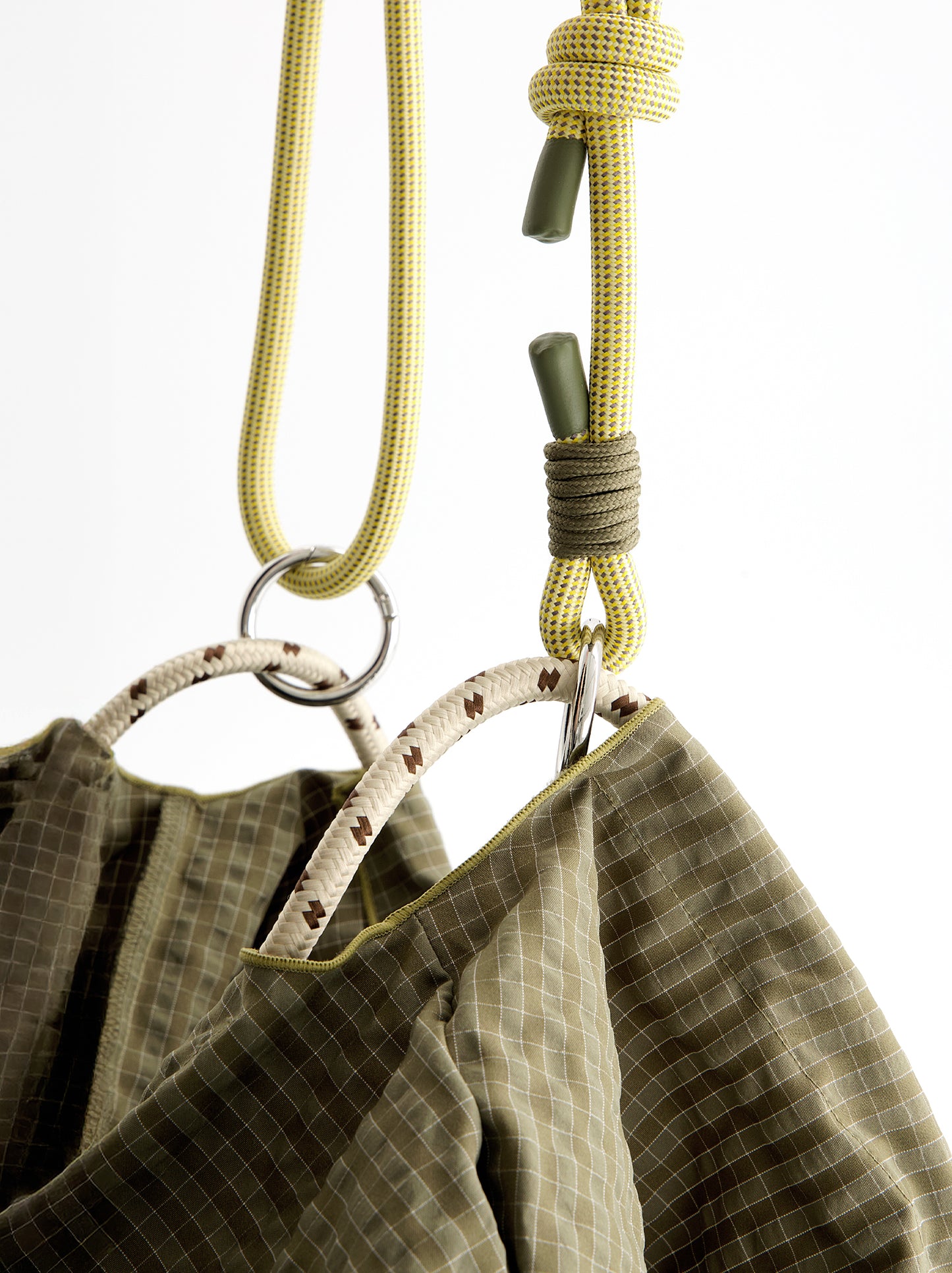 Bolso shopper técnico a cuadros con charm - Acuasi