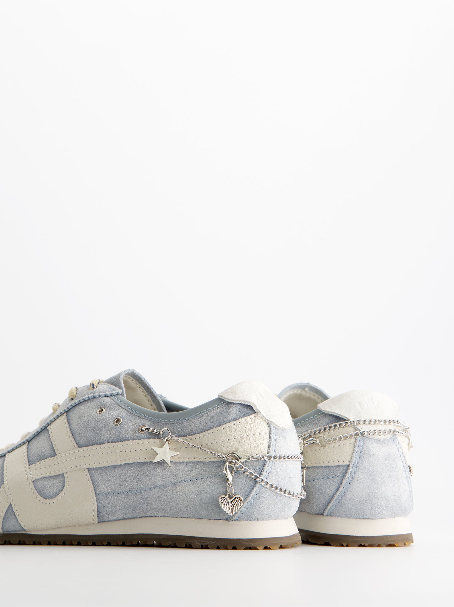Vintage suede sneakers with charms - Onyx