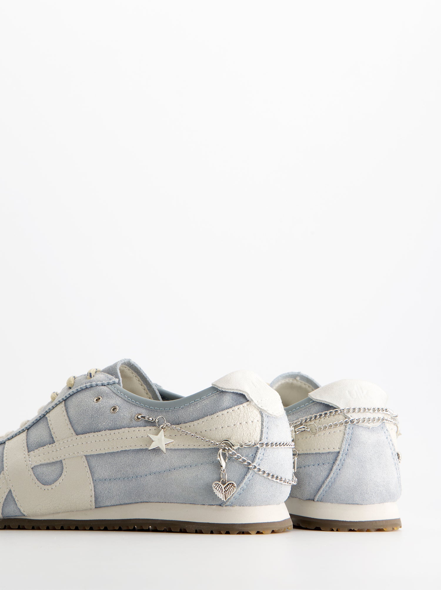 Zapatillas azules de ante vintage con charms - Onix