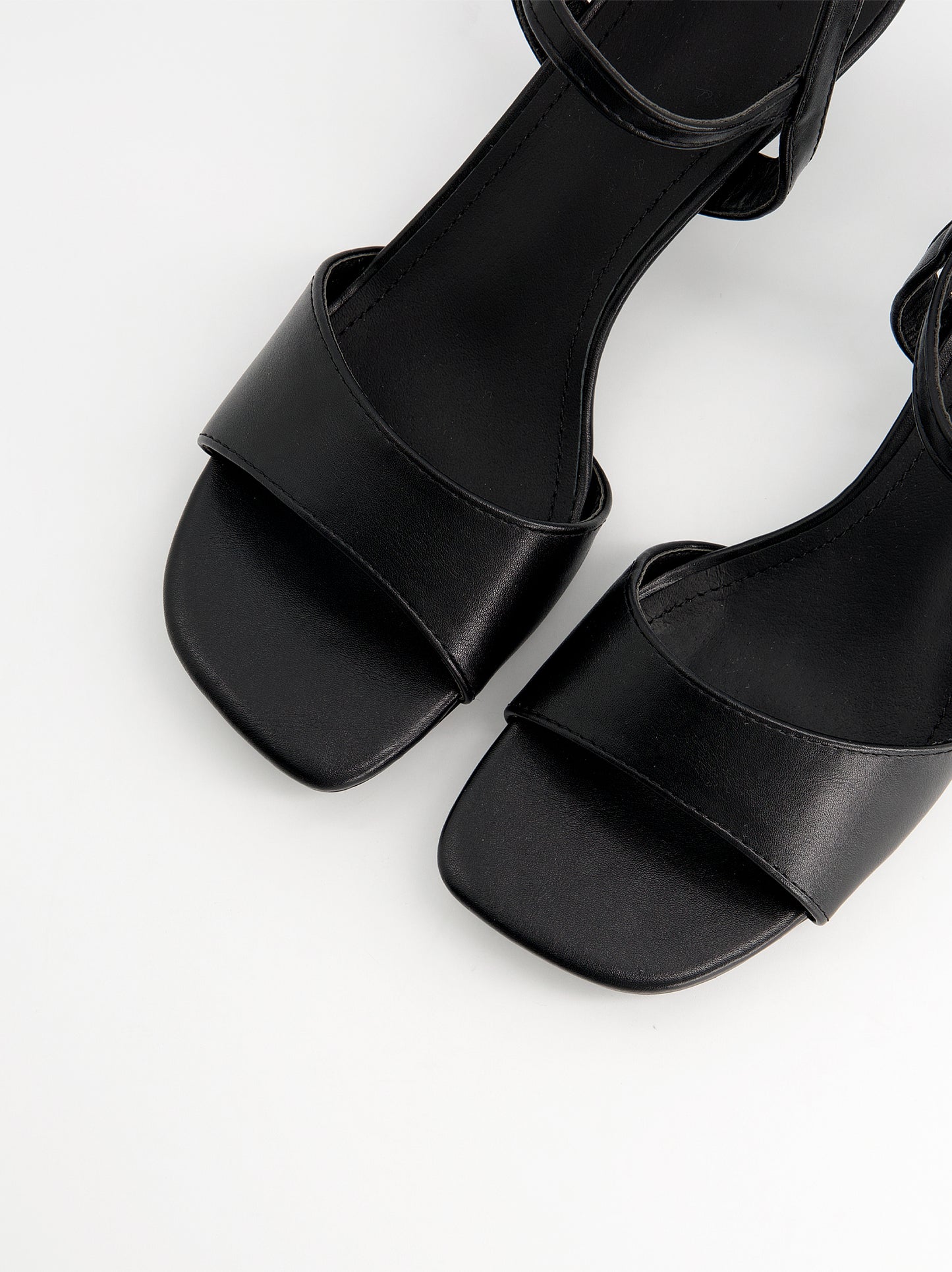 Sandalias negras tacón bajo - Partty