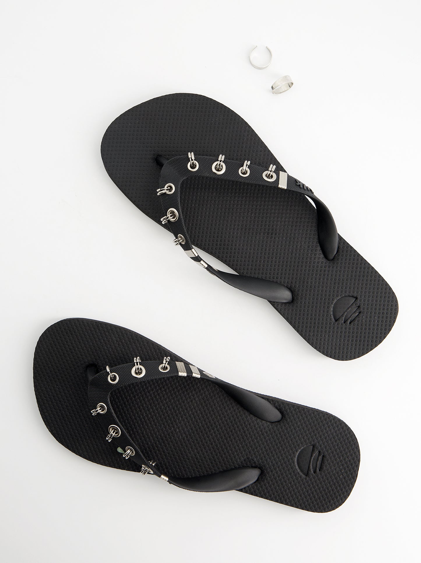 Chanclas de dedo con detalles metálicos - Bowie