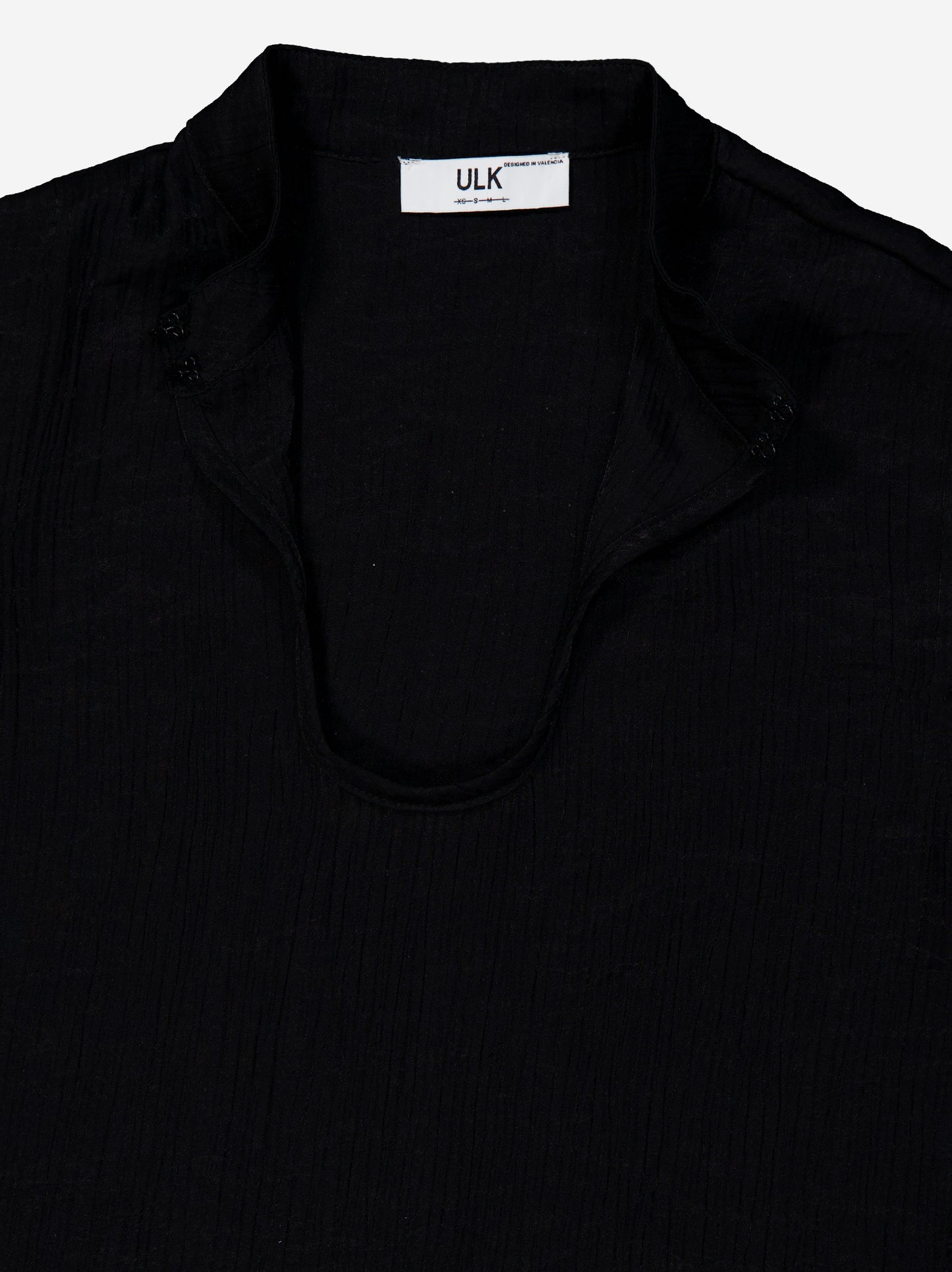Blusa Con Abertura Lágrima Negra - Haze
