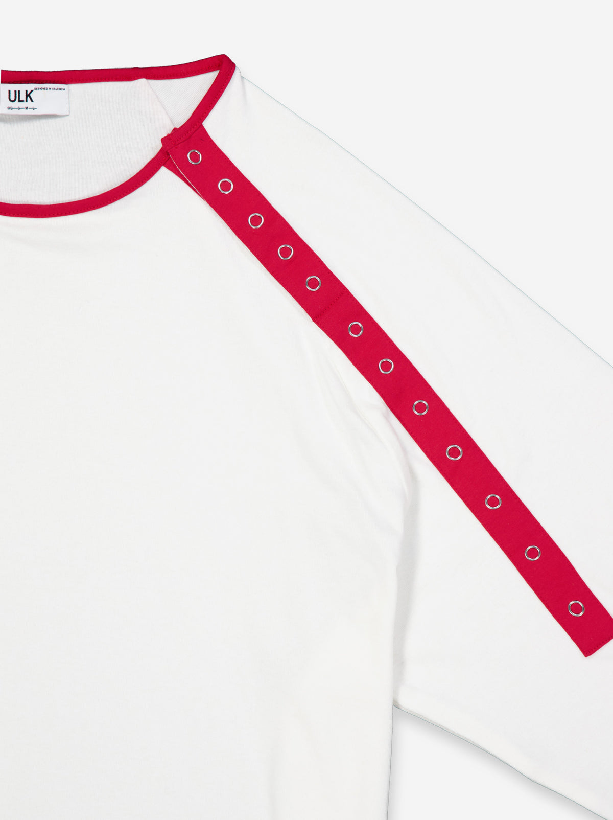 Long-sleeved T-shirt with asymmetrical closure - But