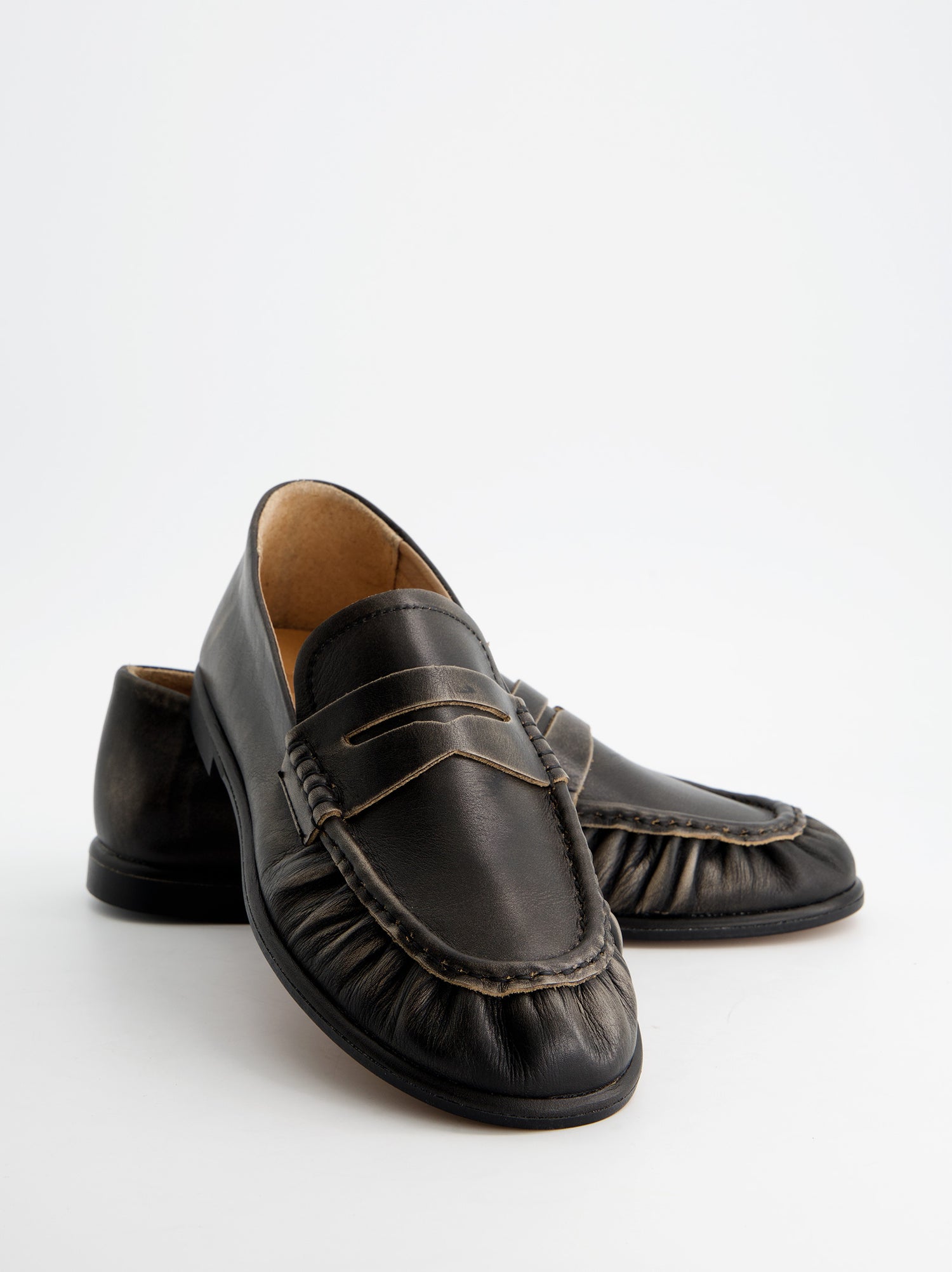 Mocasín Clasico Penny Negro Desgastado - Kassai