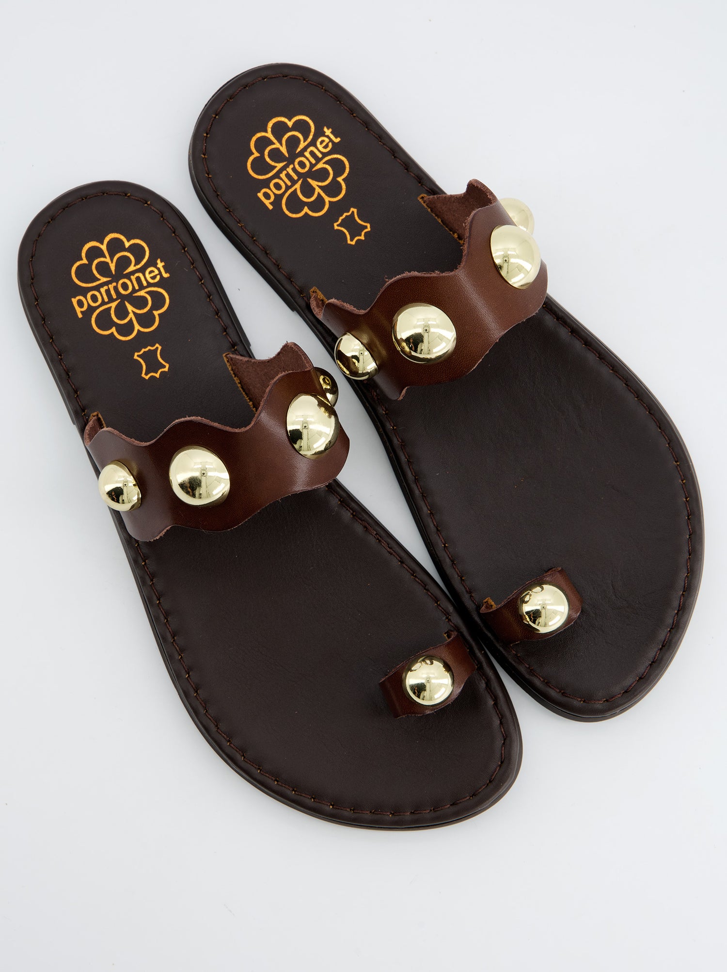 Sandalias De Piel Con Tachas Doradas - Porronet