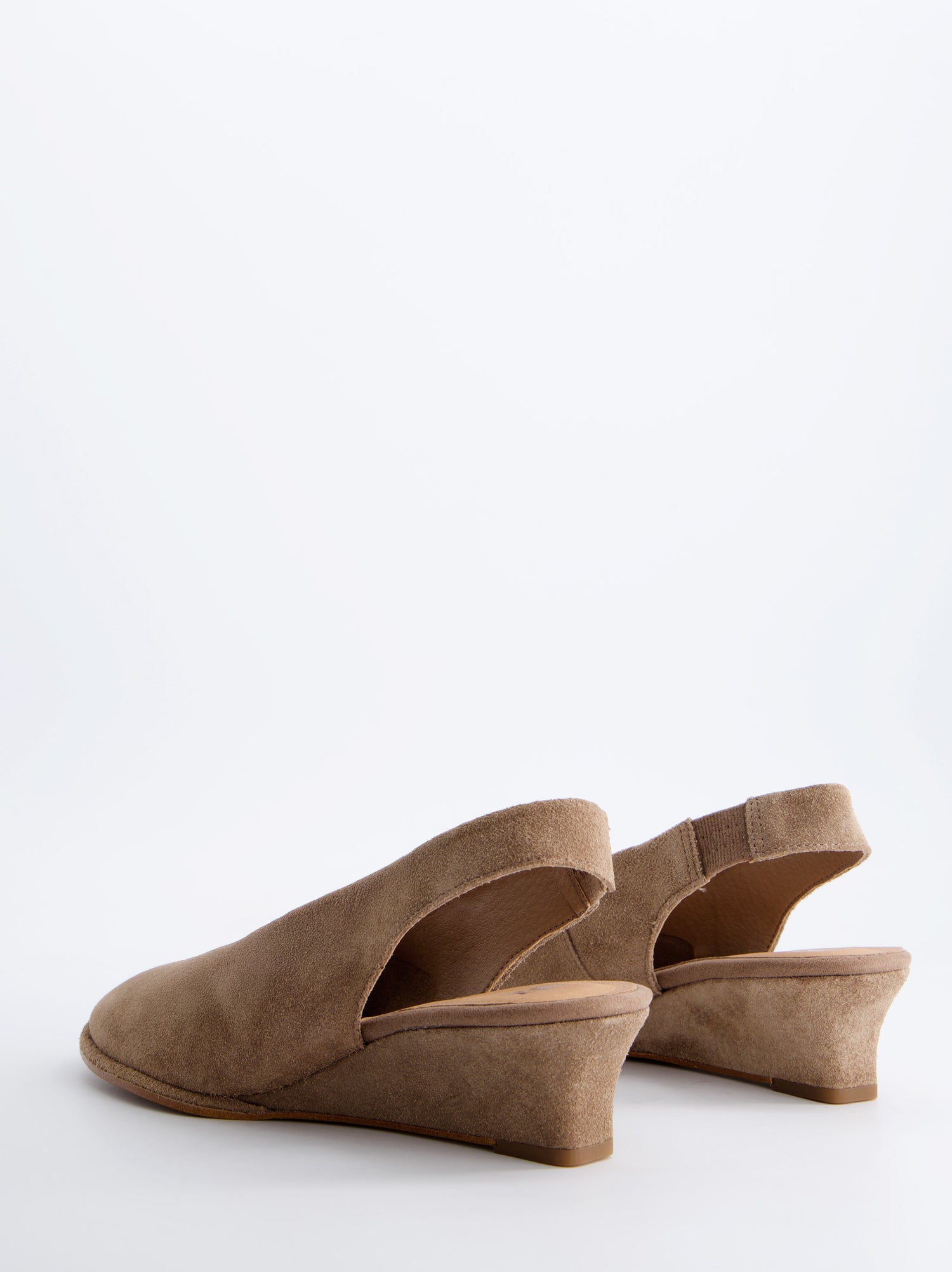 Sandalia De Cuña De Ante Beige -Selein