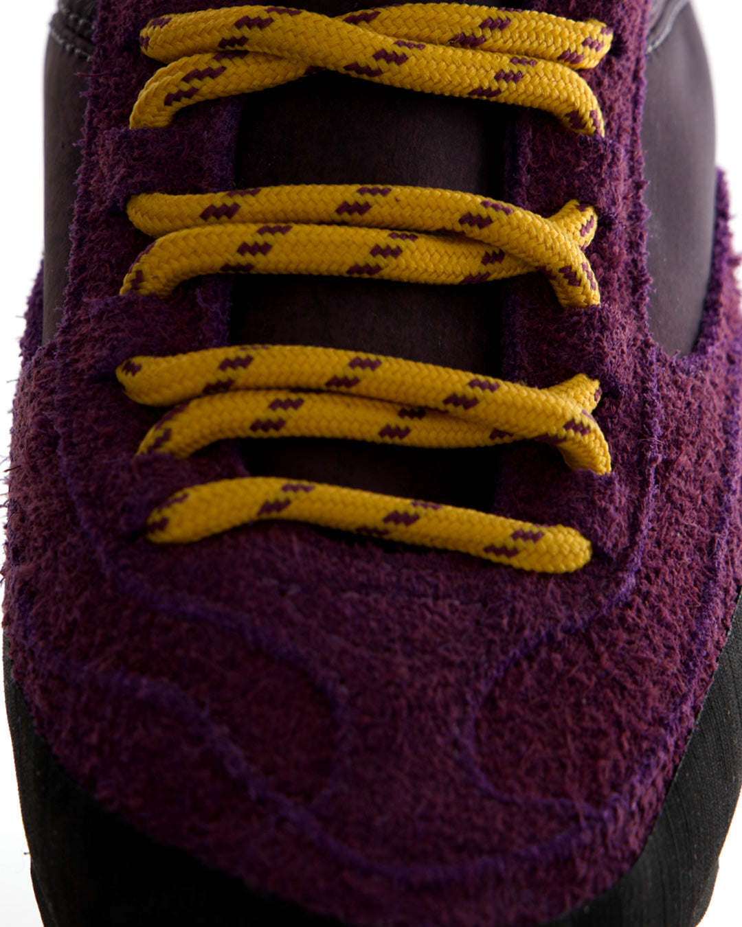 Retro Purple Sneakers with Yellow Laces - Nepal
