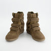 Zapatillas abotinadas con cuña en tono camel - Ohritta