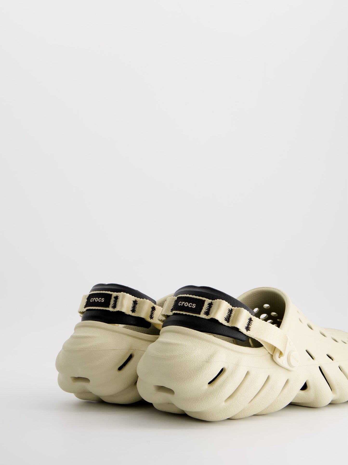 Zuecos de goma transpirables con correas de talón - Crocs Echo