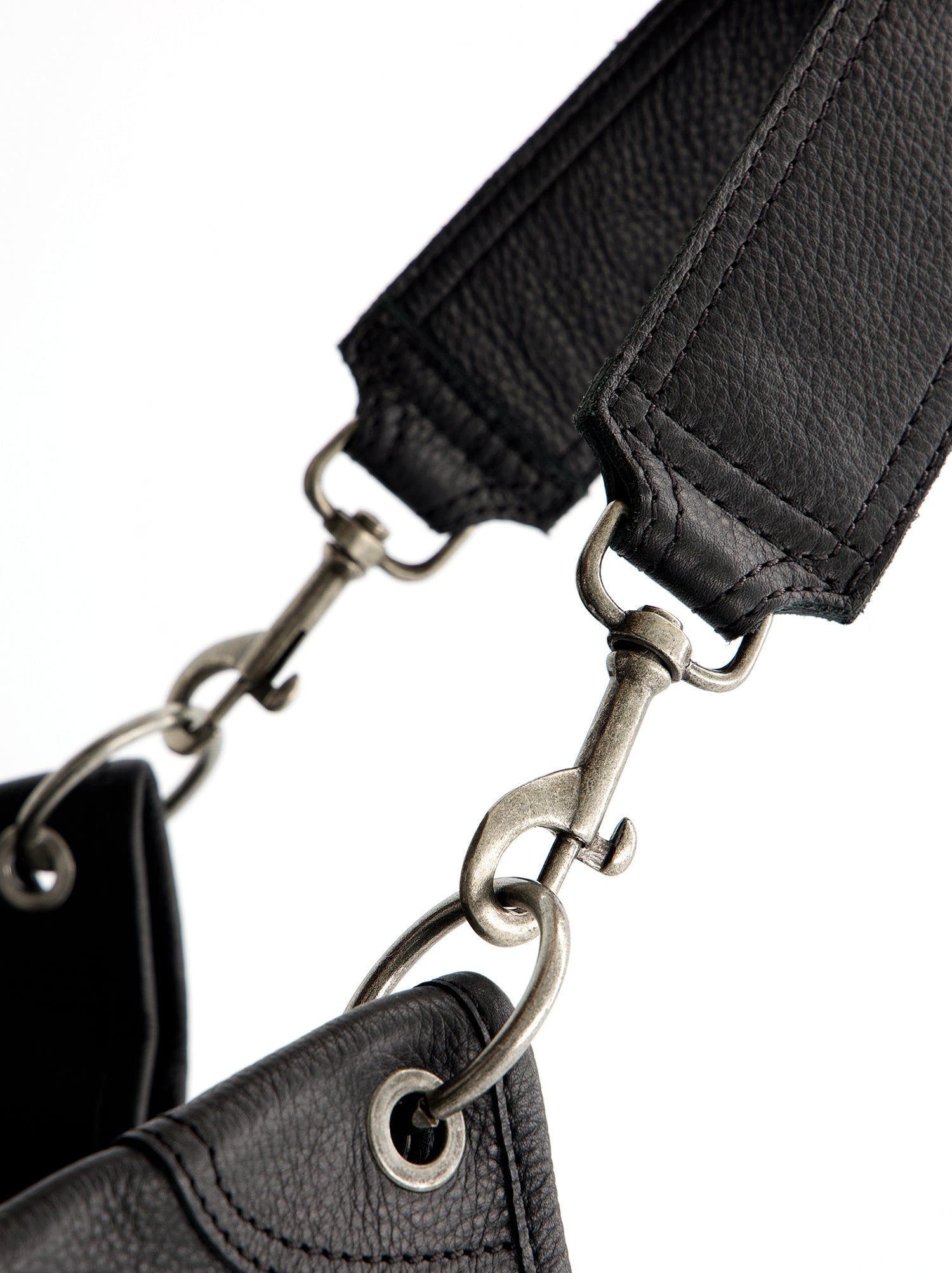 Bolso hobo en piel con mosquetones - Apris