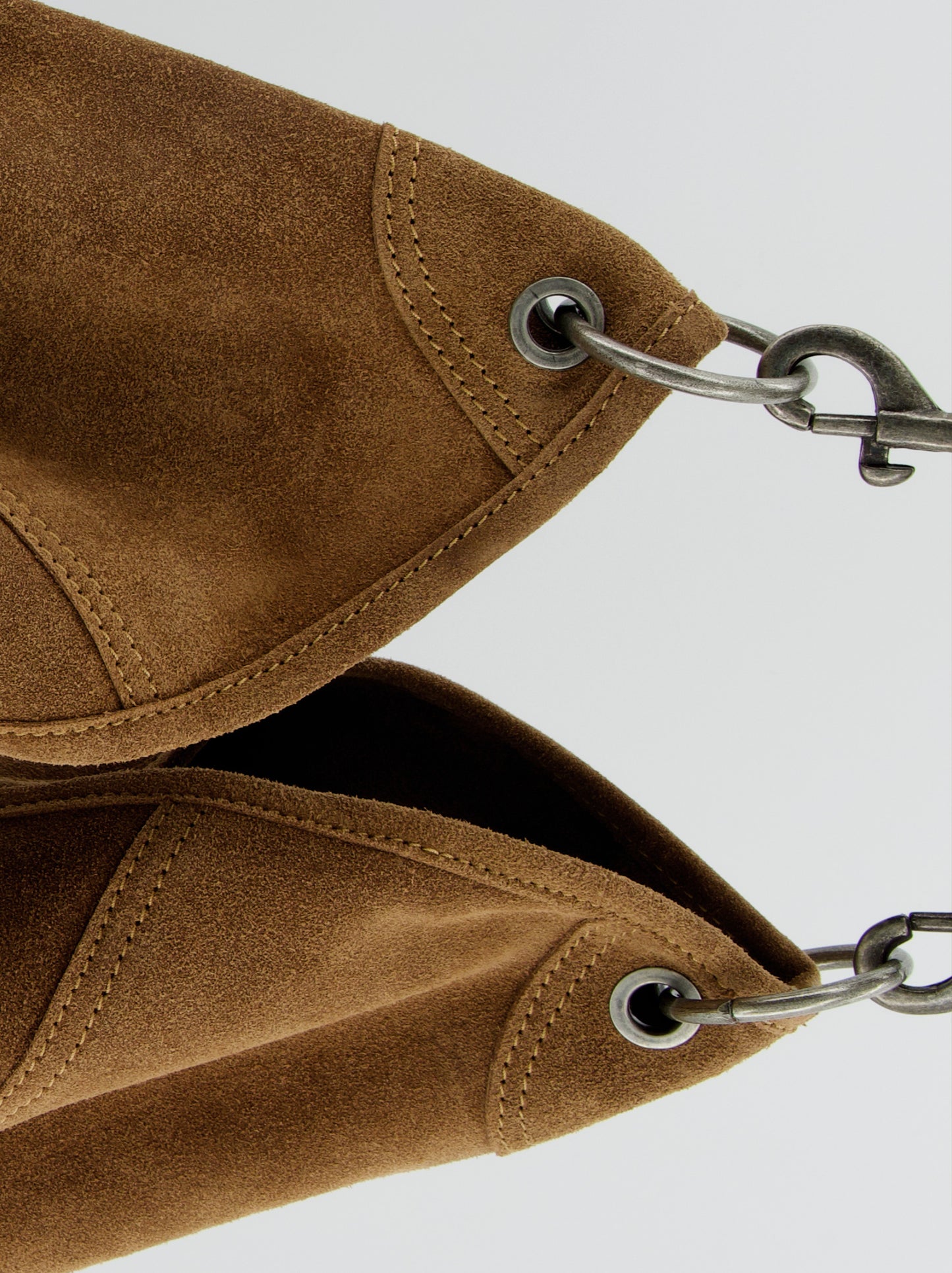 Bolso hobo en ante con mosquetones - Apris