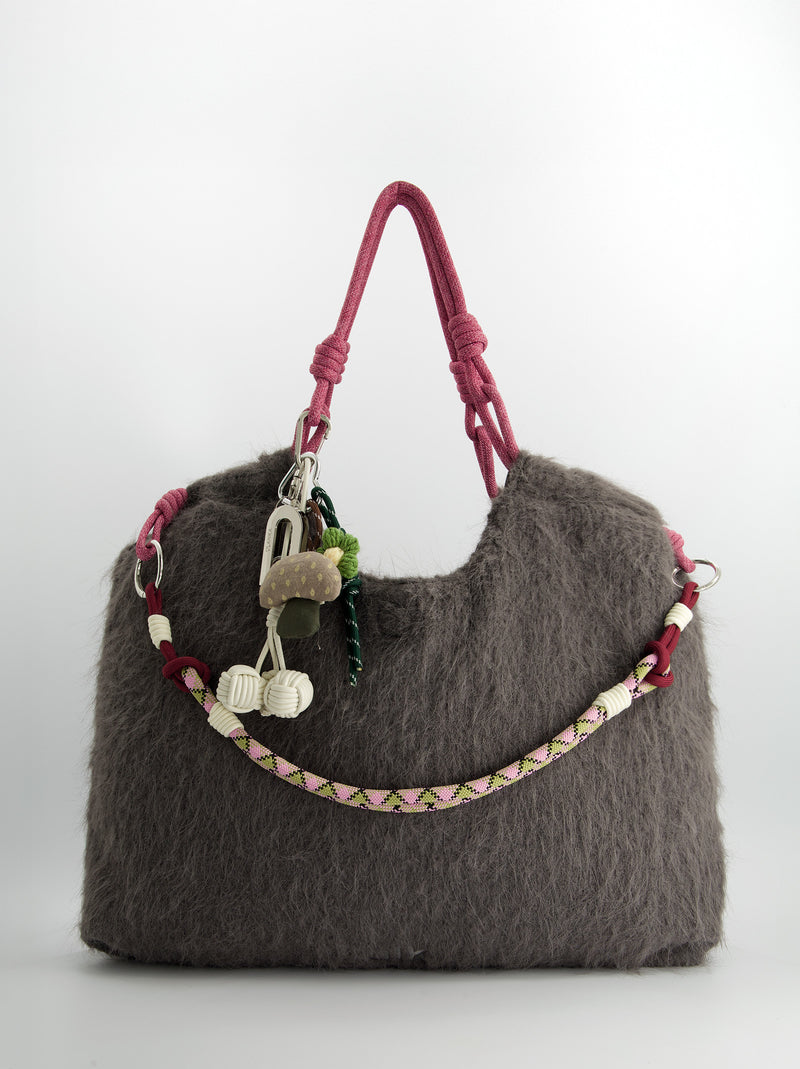 Bolso tote de pelo con charms - Fuzzy