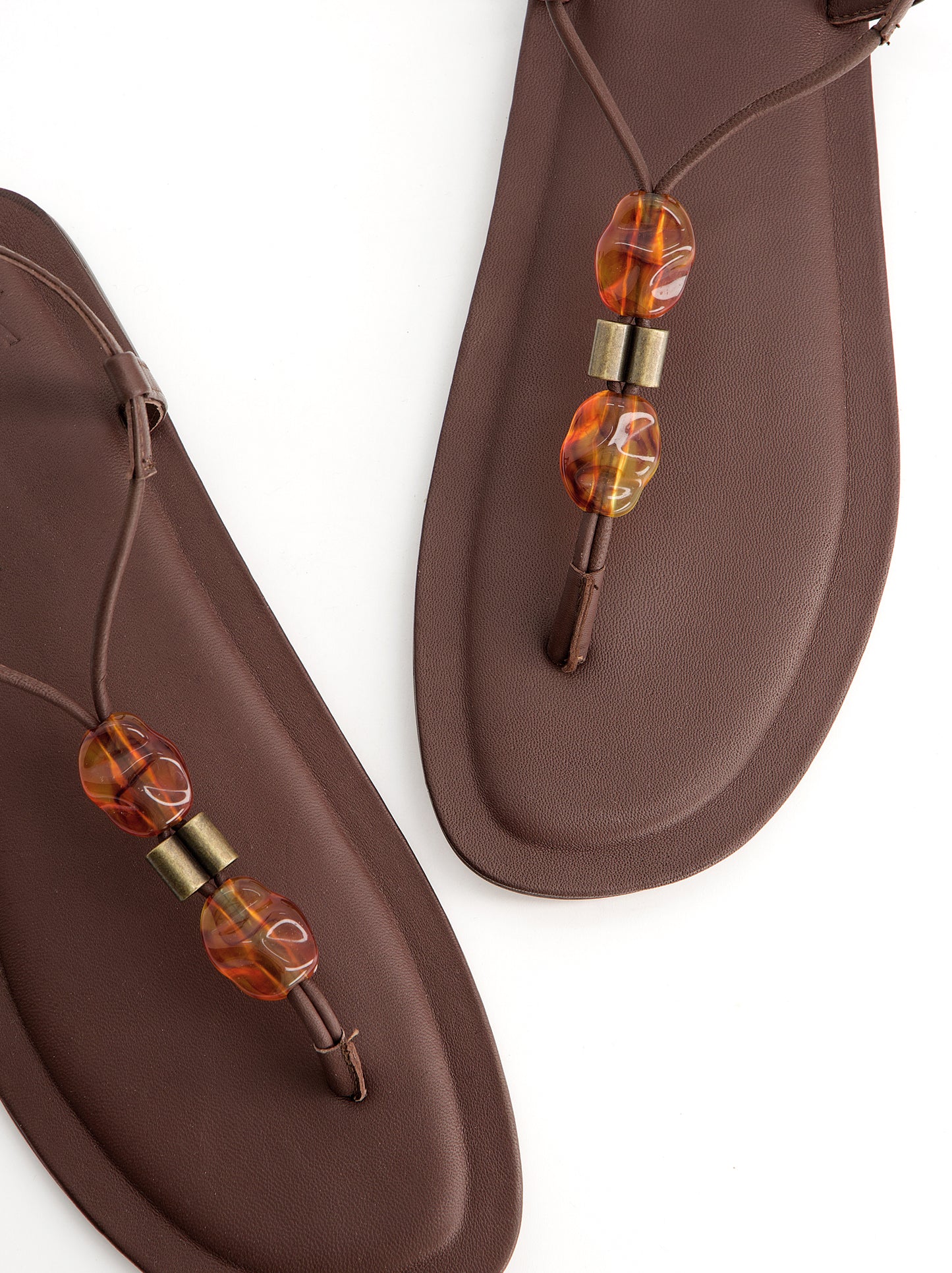 Sandalias de piel con cuentas - Arena