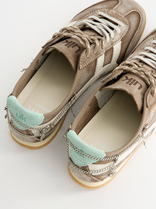 Zapatillas de ante vintage con charms - Onix