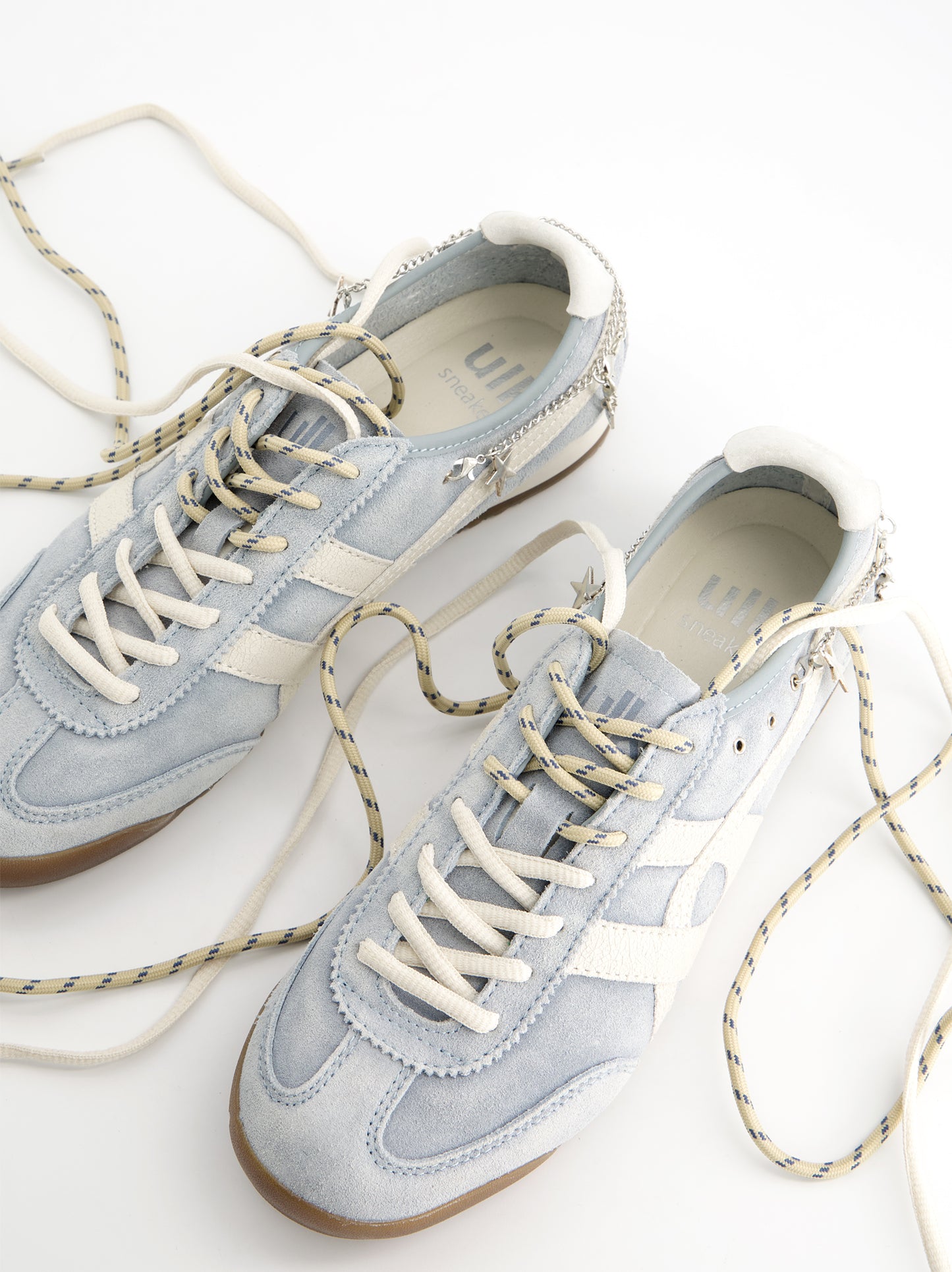 Vintage suede sneakers with charms - Onyx