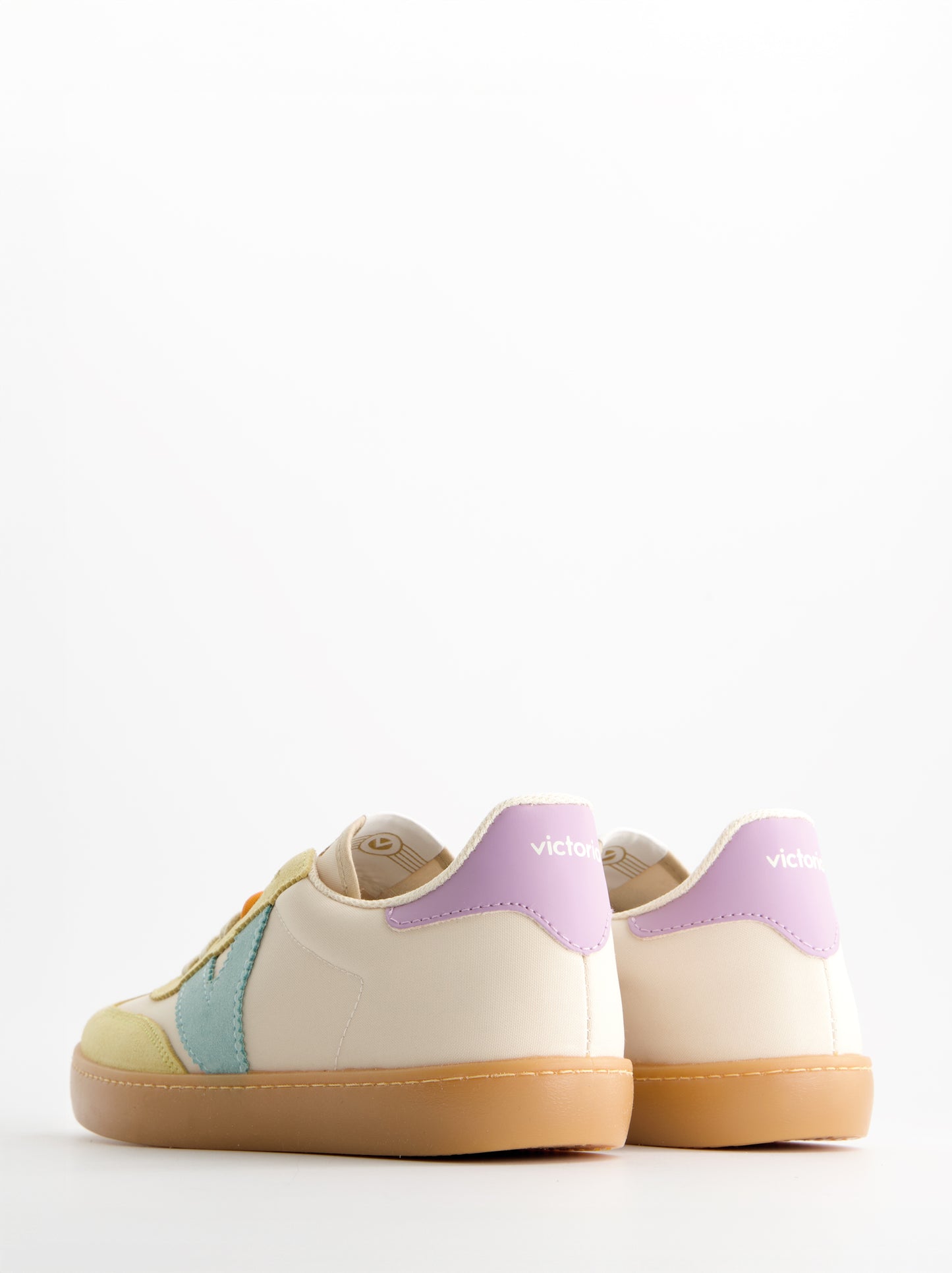 Zapatillas retro detalles en ante - Victoria Berlín