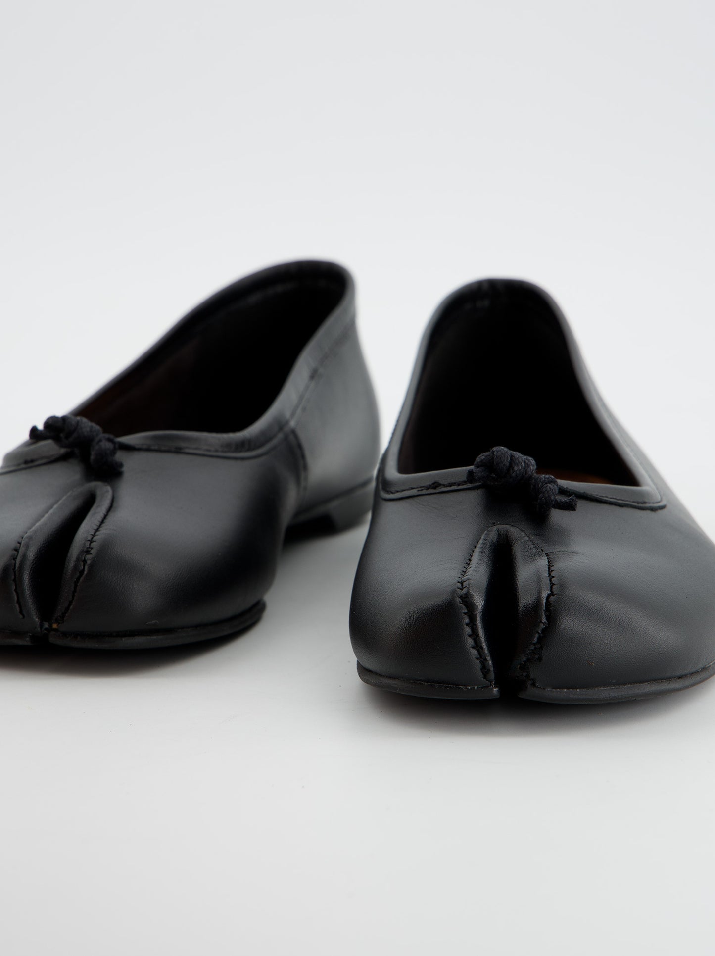 Bailarinas tabi en piel negras - Karva