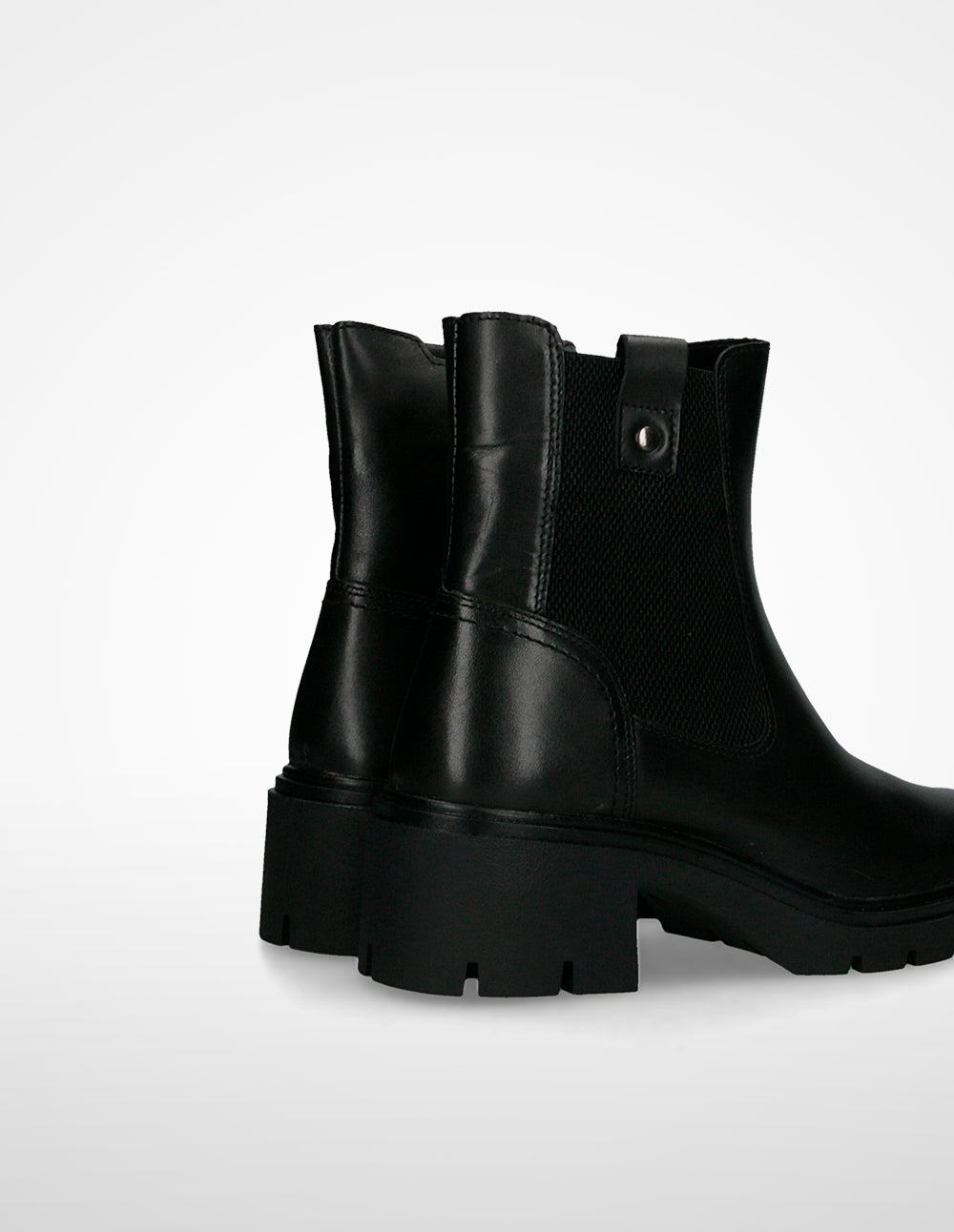 Essentials by Ulanka Roxie - Chelsea boots