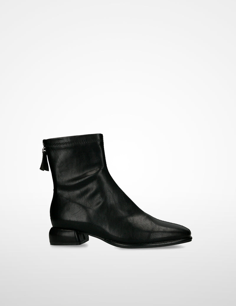 Essentials by Ulanka Emery - Ankle boots