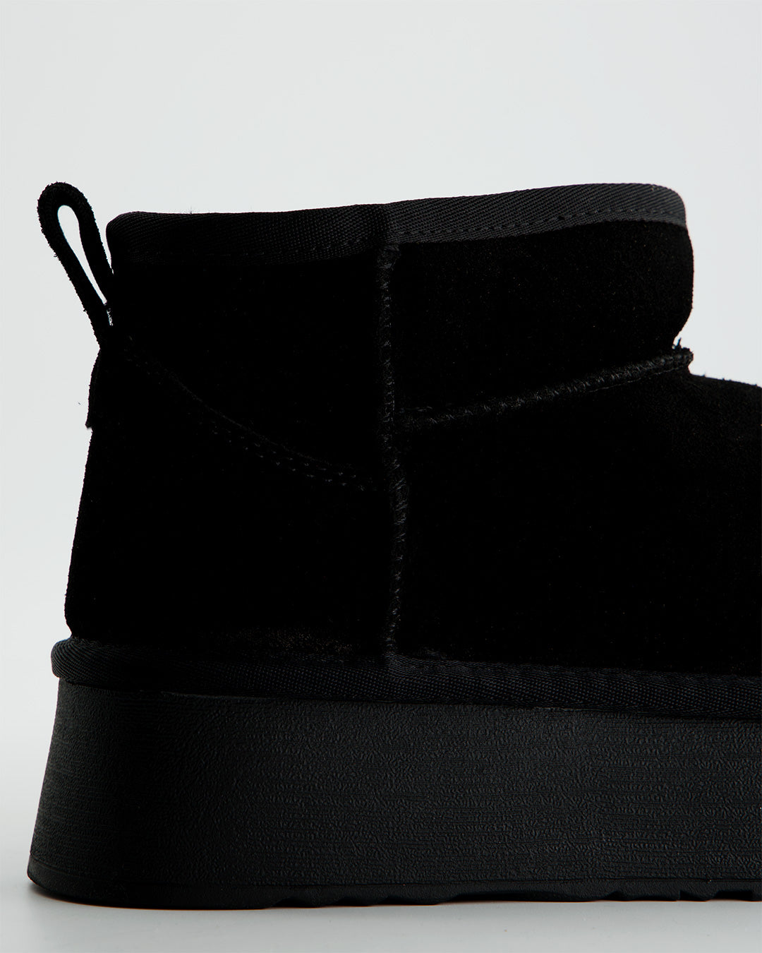 Earth by Ulanka Miwa - Platform furry ankle boots