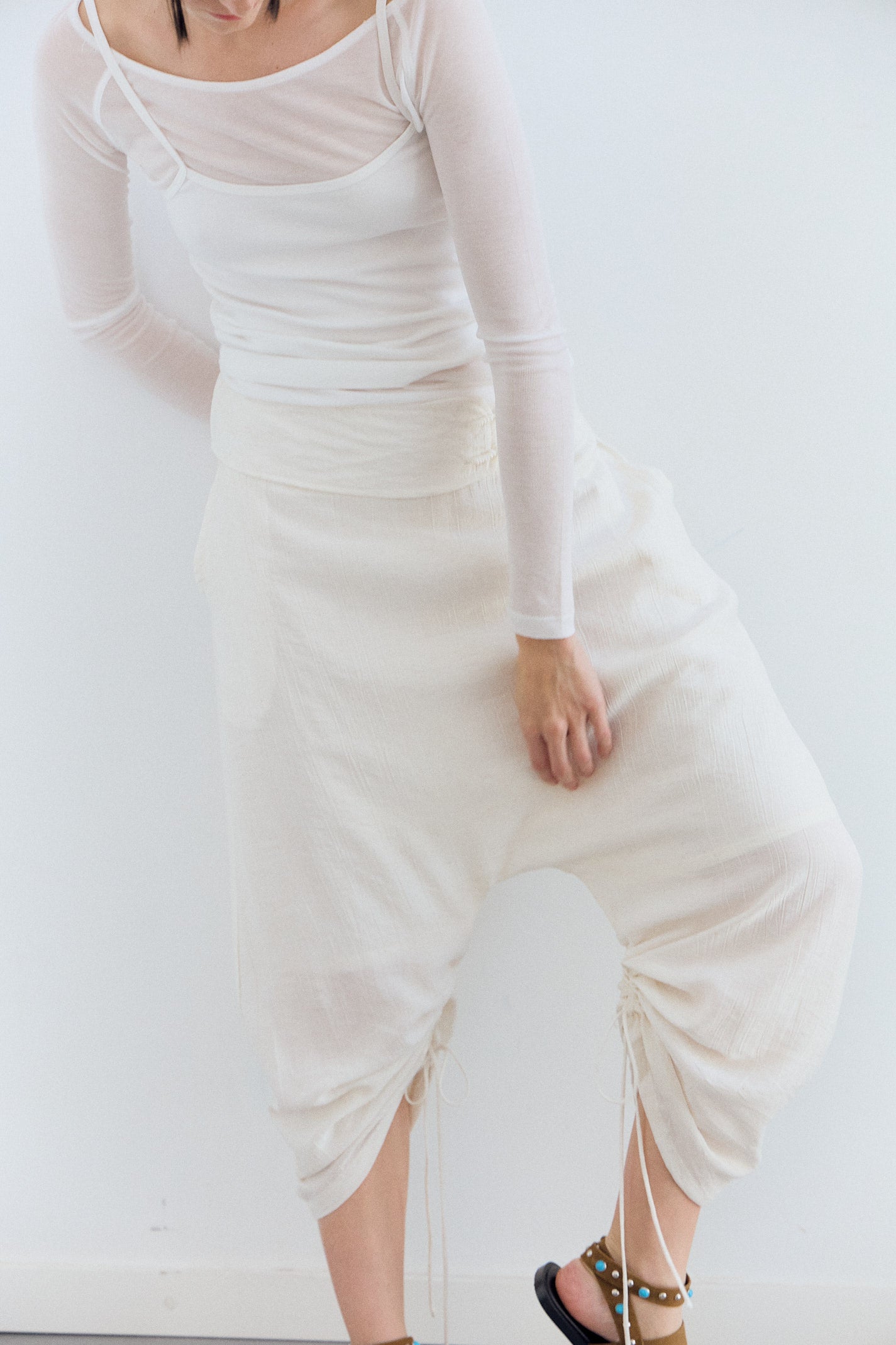Pantalones low crotch con pernera ajustable - Sila
