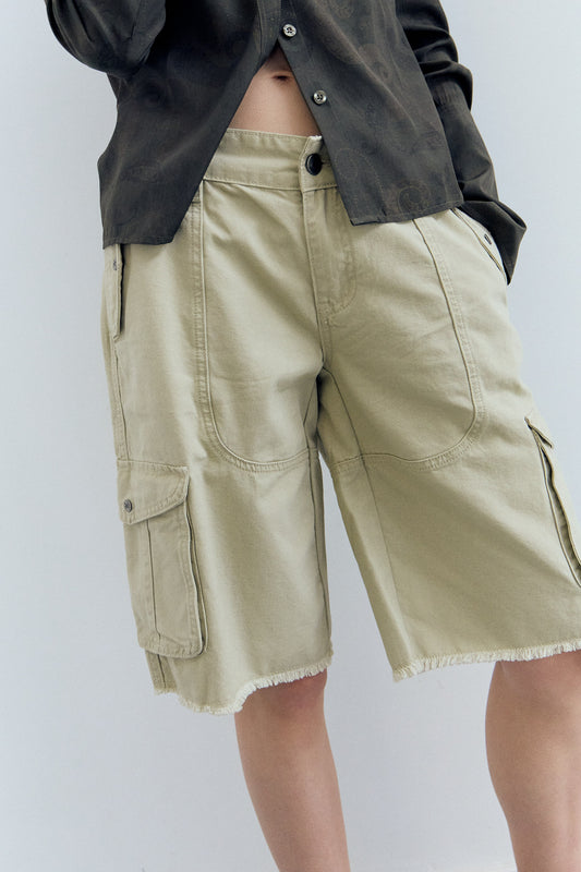 Bermuda beige cargo con bolsillos - Bruce