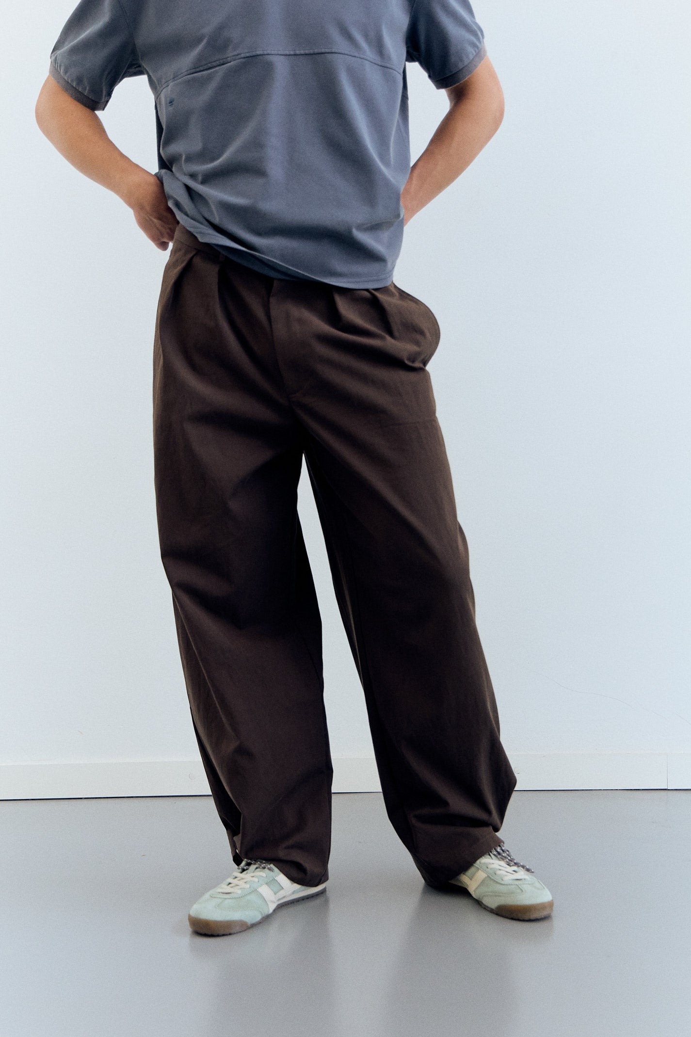 Pantalones con pinzas bajos ajustables Swell