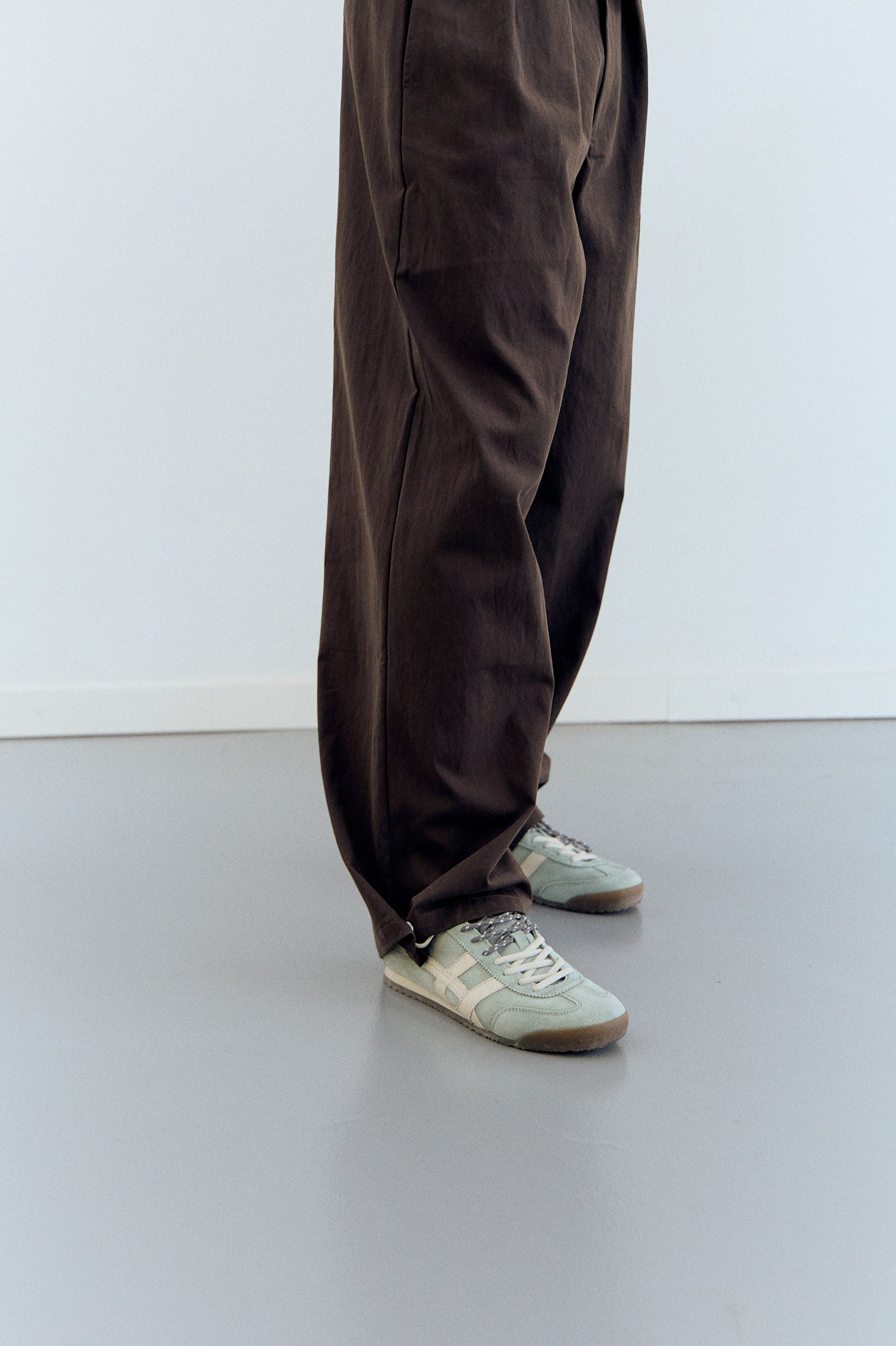 Pantalones con pinzas bajos ajustables Swell