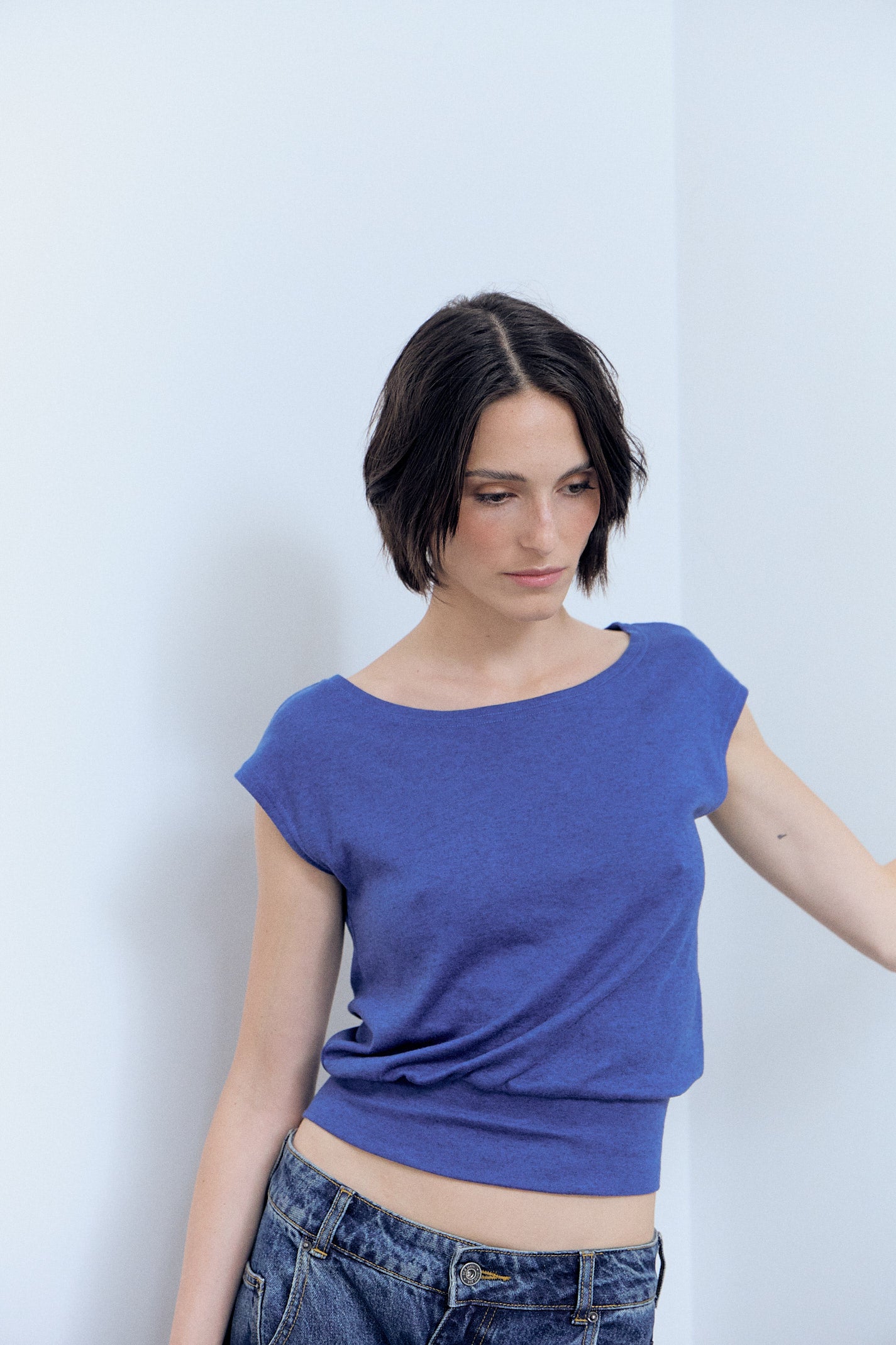 Short sleeve top with fitted hem - Maree