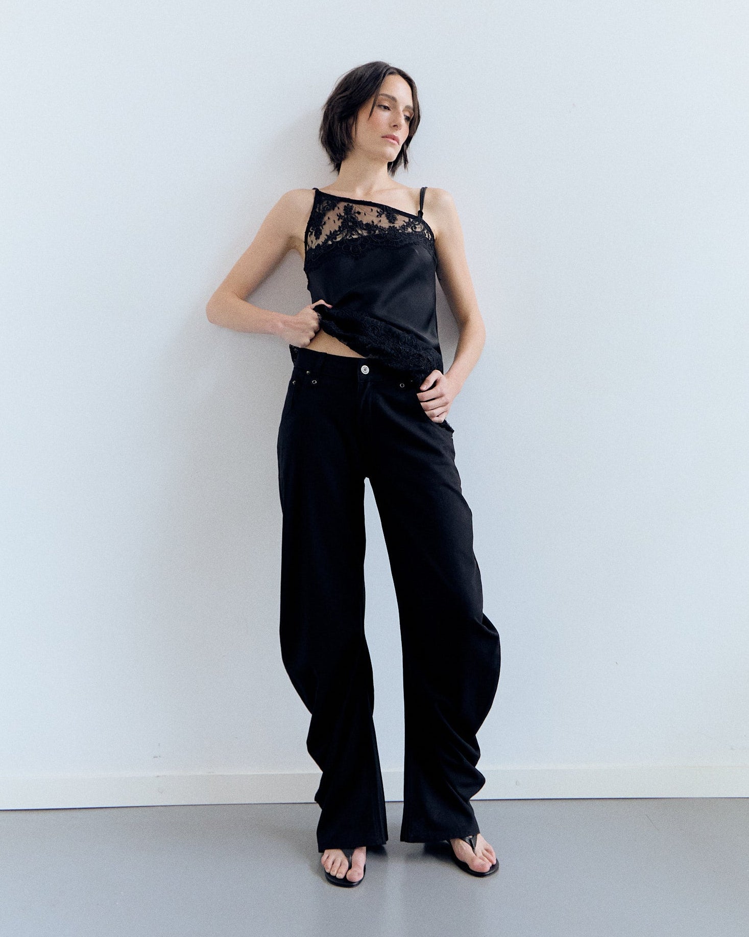 Pantalón de pernera curva negro - Jones