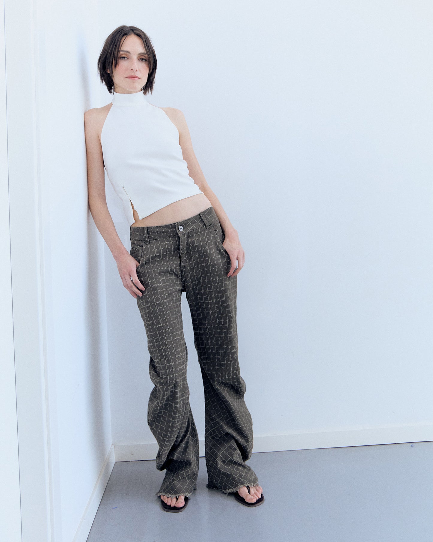Jeans de pernera curva y acabados deshilachados - Jones