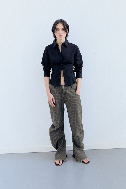 Jones - Curved-leg jeans with frayed finishes