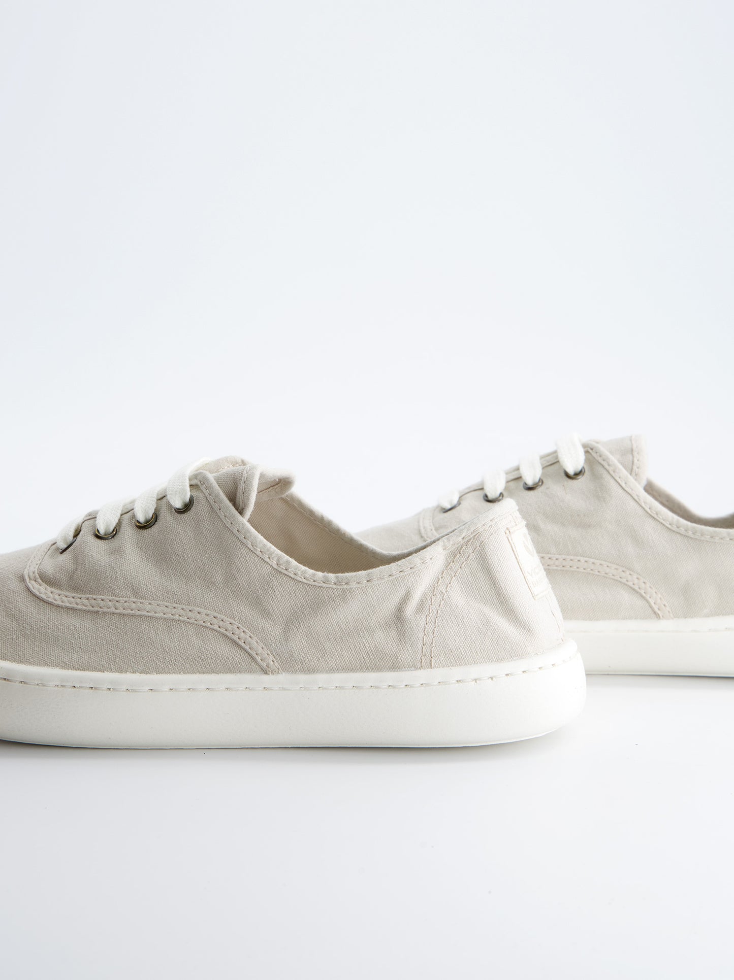 Zapatilla Victoria Barefoot Beige