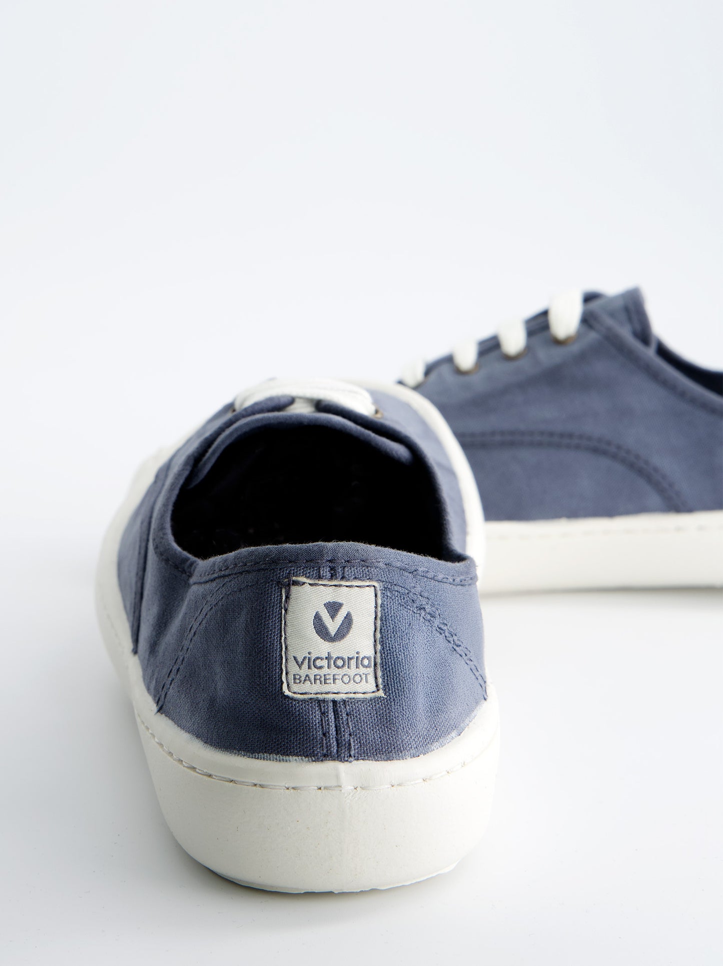 Zapatilla Victoria Barefoot Azul