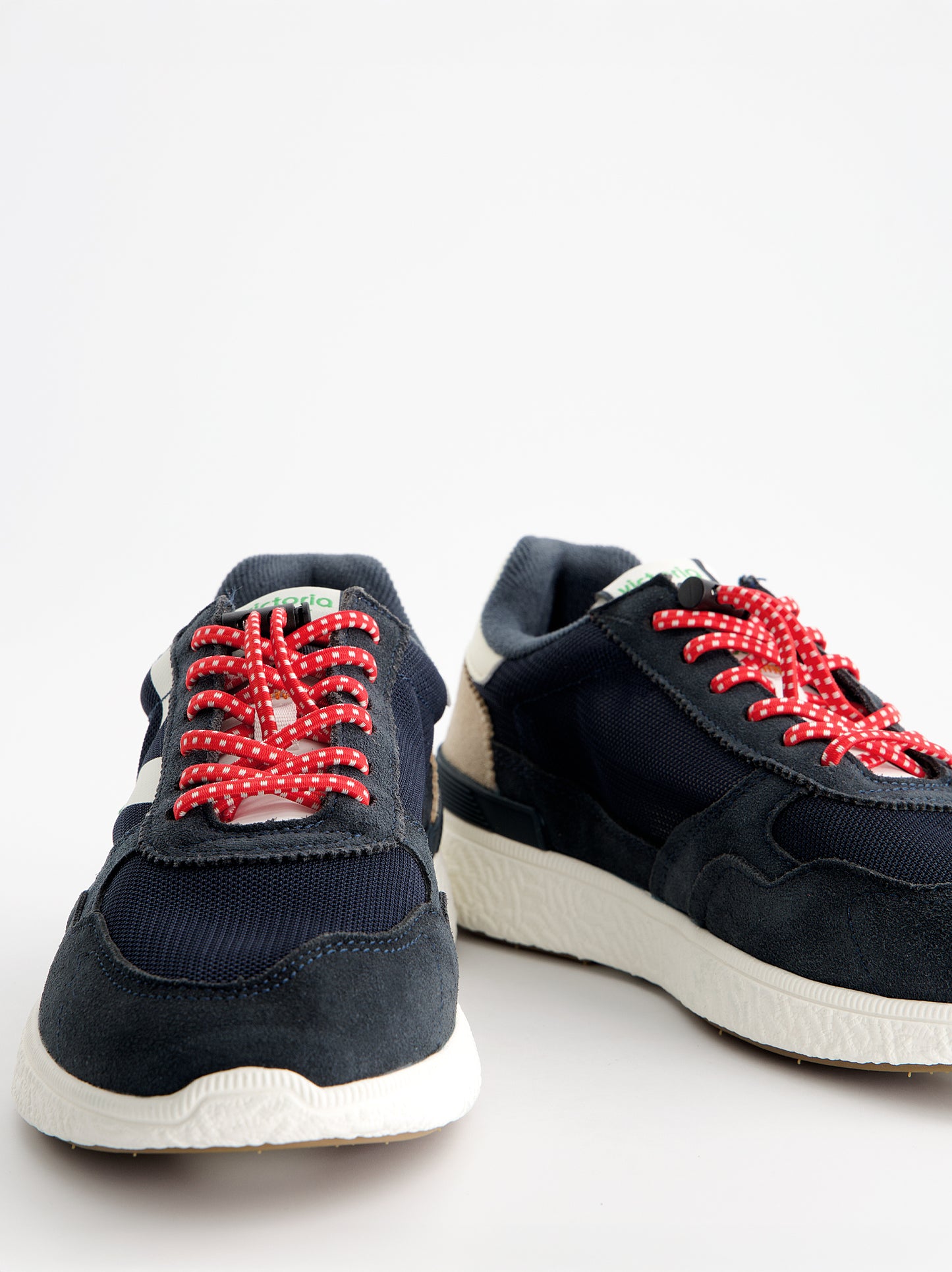 Zapatillas running retro detalles en ante - Victoria Wing Evo