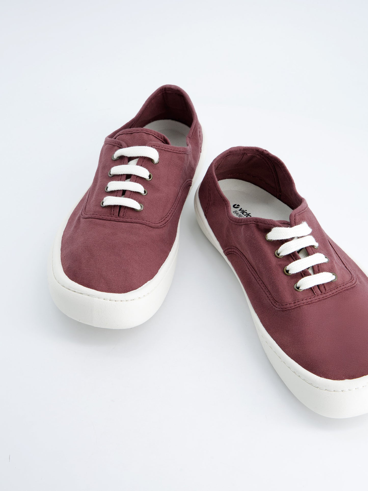 Zapatilla Victoria Barefoot Granate