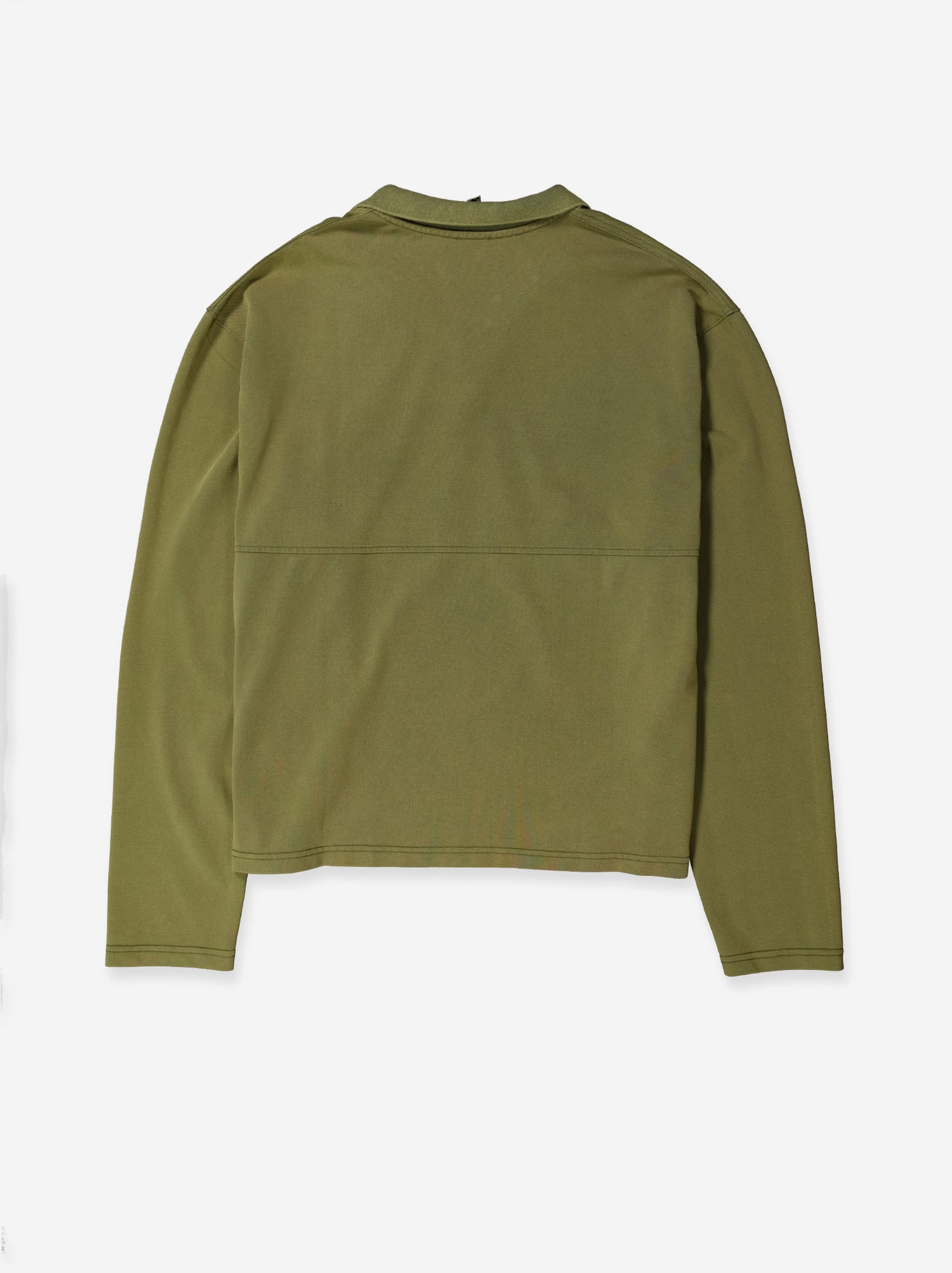 Camiseta verde con cuello abierto y detalle frontal - Poku