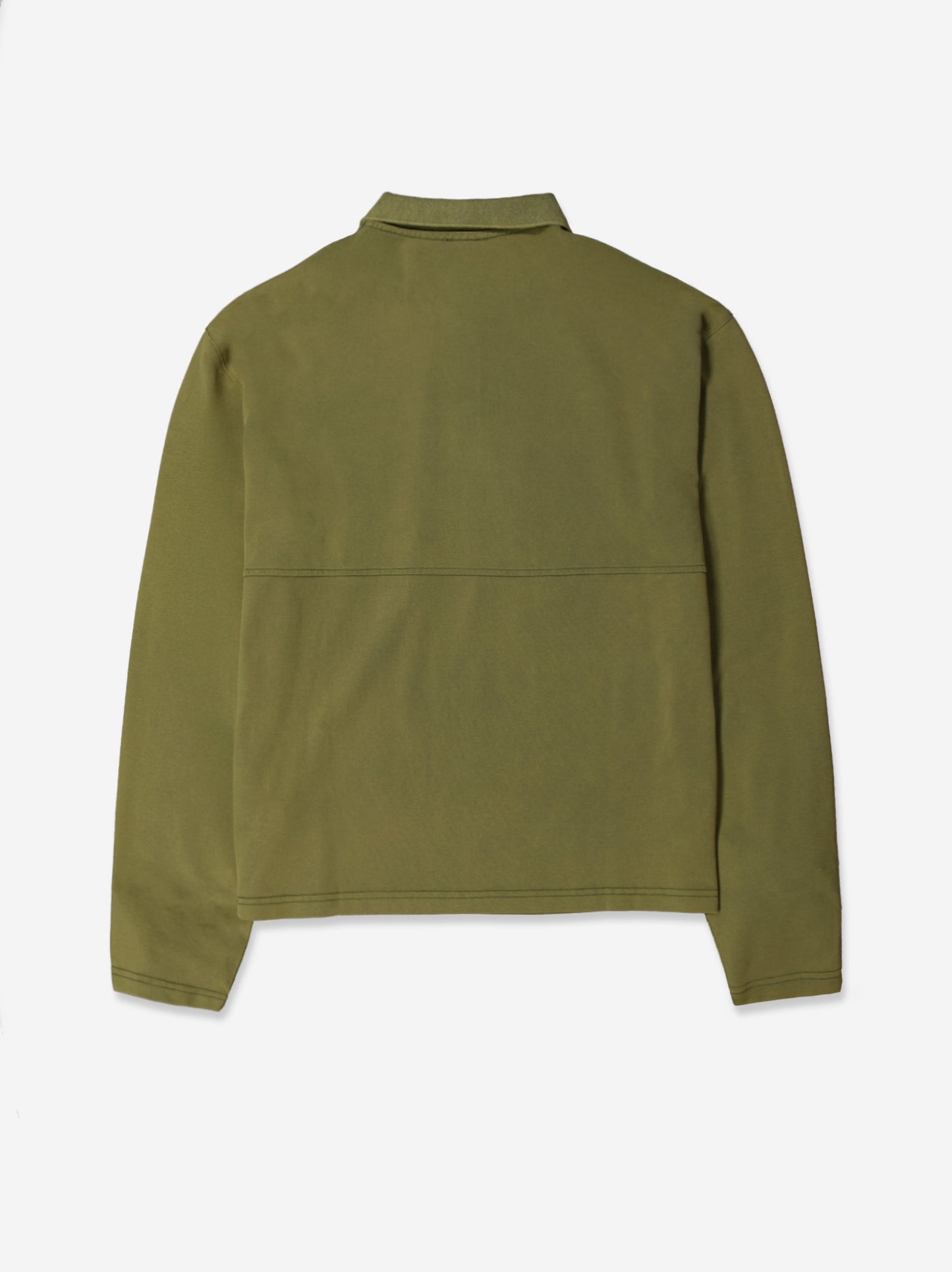 Camiseta verde con cuello abierto y detalle frontal - Poku
