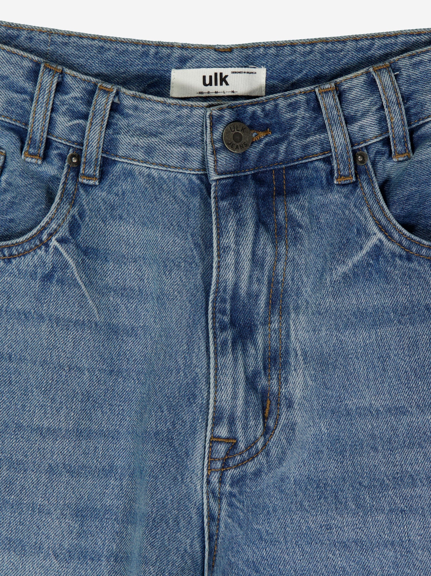 Jeans straight fit efecto lavado Thik