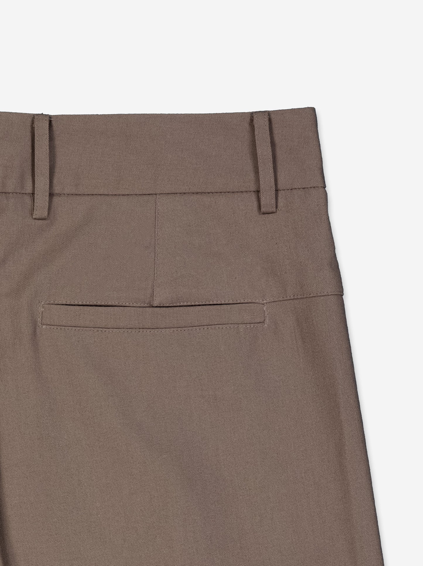 Pantalón fluido marrón bolsillo cuadrado Bobu