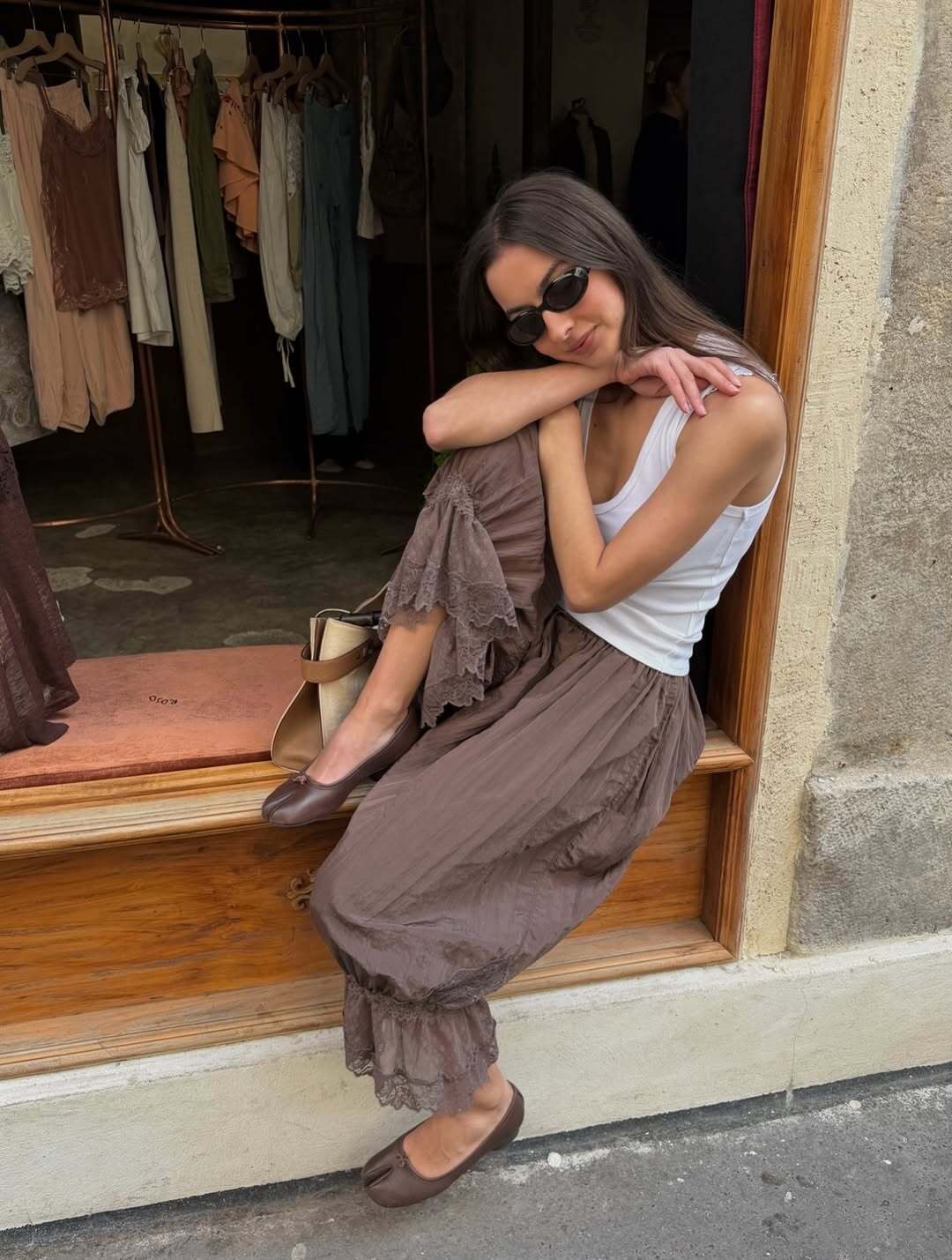Brown low-heeled tabi ballet flats - Kala