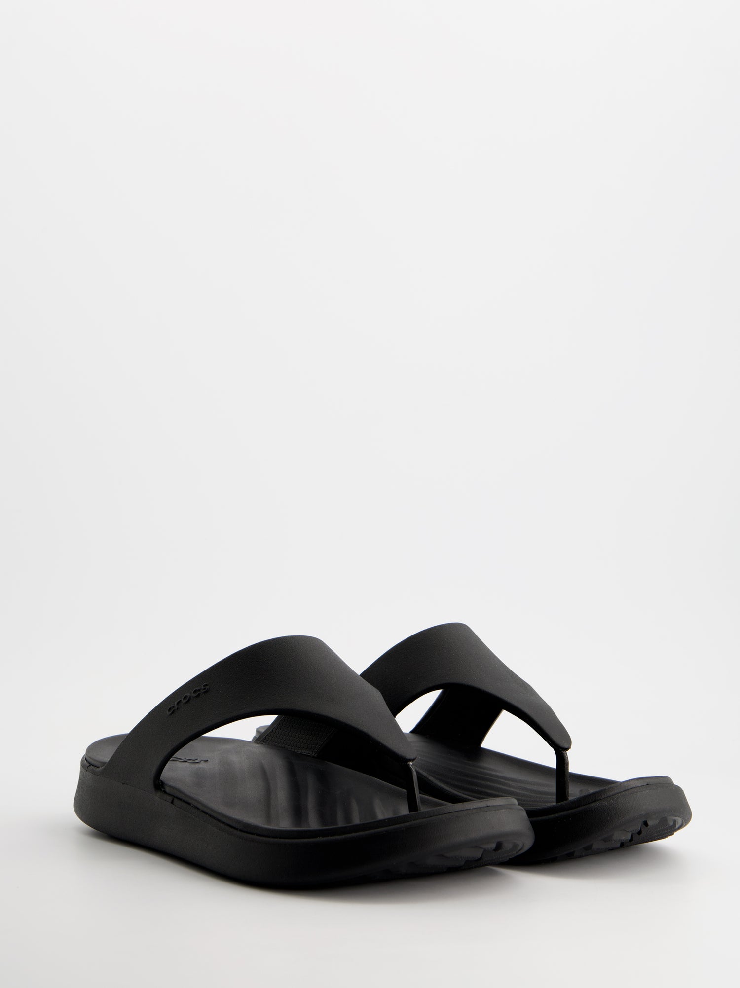 Chanclas negras de dedo tipo thong - Crocs Getaway