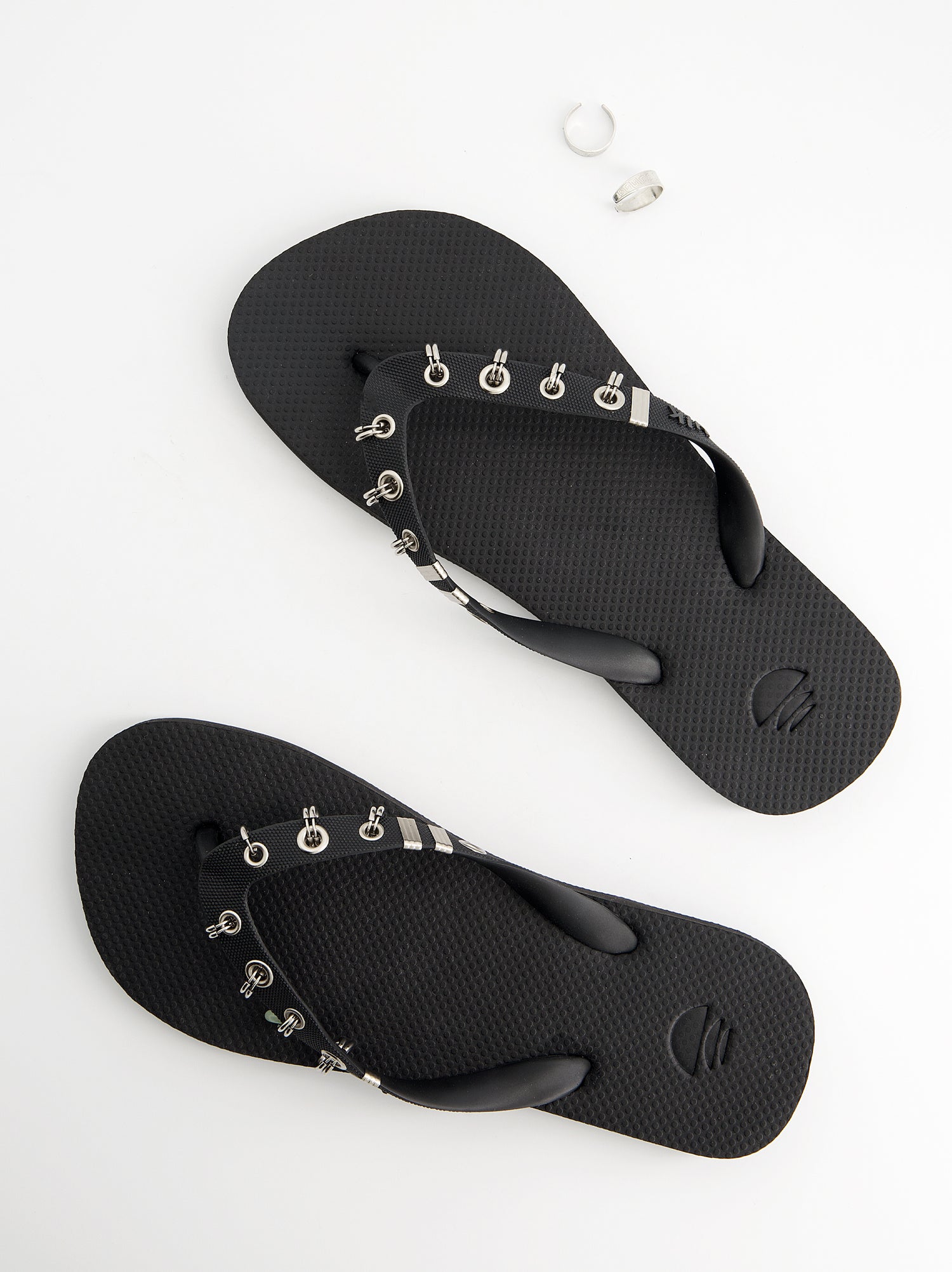 Chanclas de dedo con detalles metálicos - Bowie