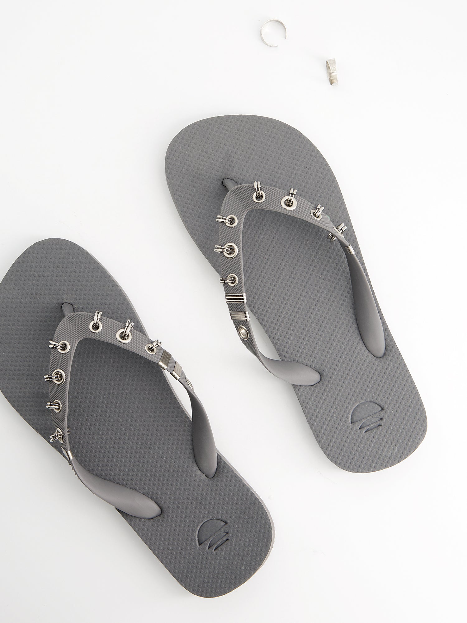 Chanclas de dedo con detalles metálicos - Bowie