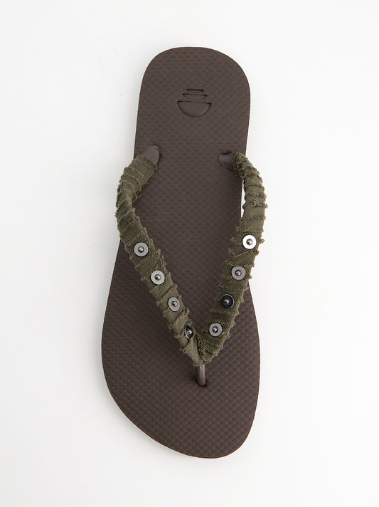 Chanclas revestidas en tejido y detalles metálicos - Jagger