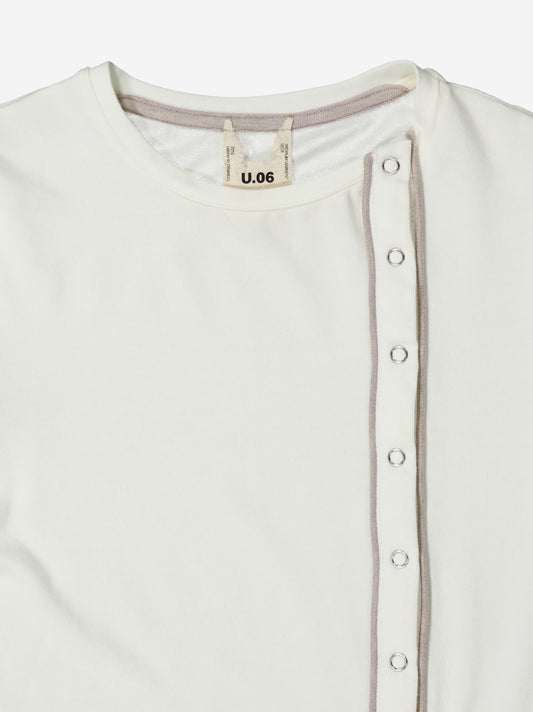 Camiseta blanca con cierre frontal y detalle en contraste - Mani
