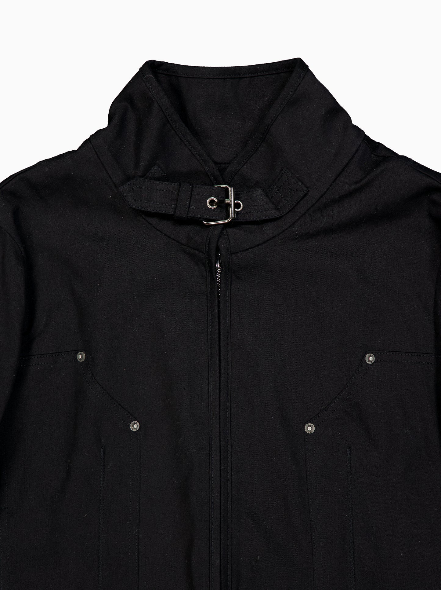 Chaqueta negra utilitaria con ajustes de hebilla - Luz