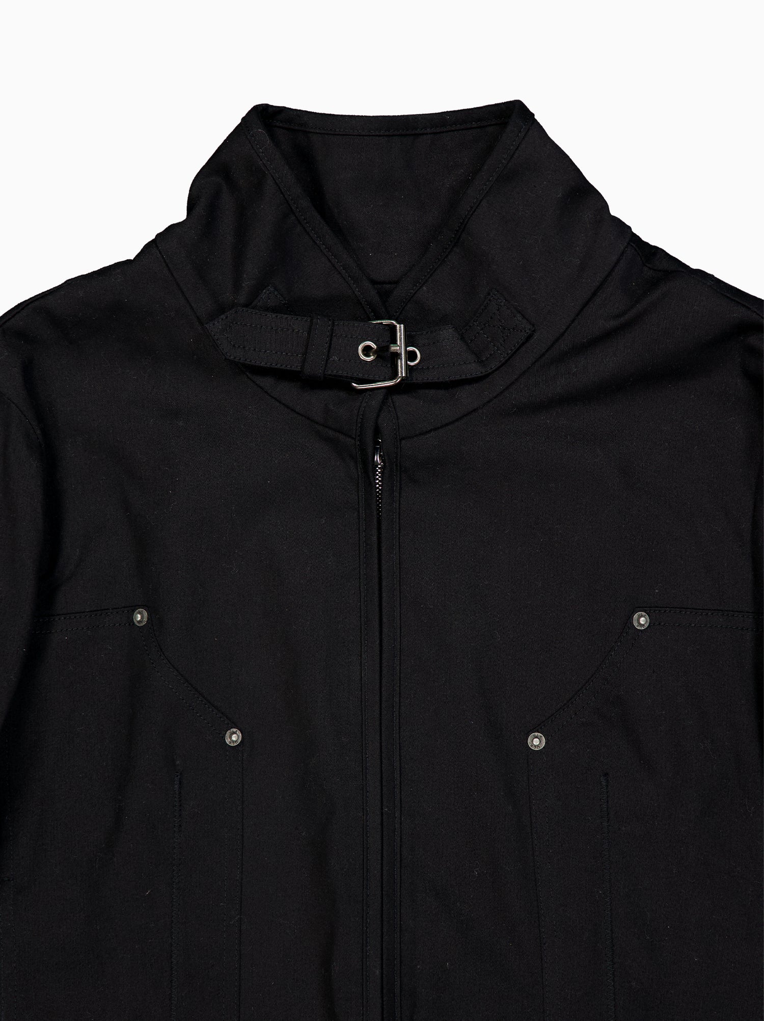 Chaqueta negra utilitaria con ajustes de hebilla - Luz