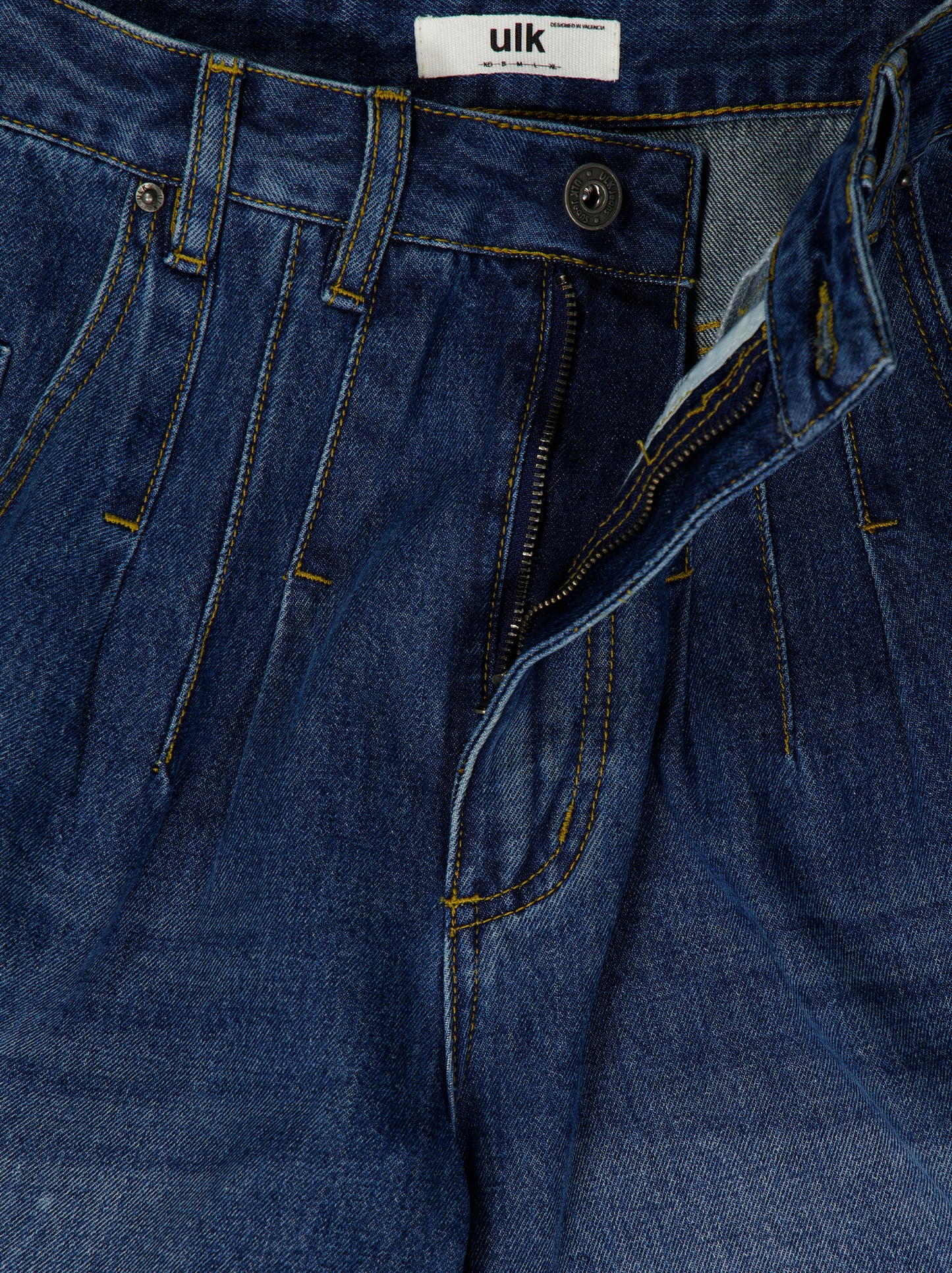 Denim Bermuda shorts with front pleats - Mina