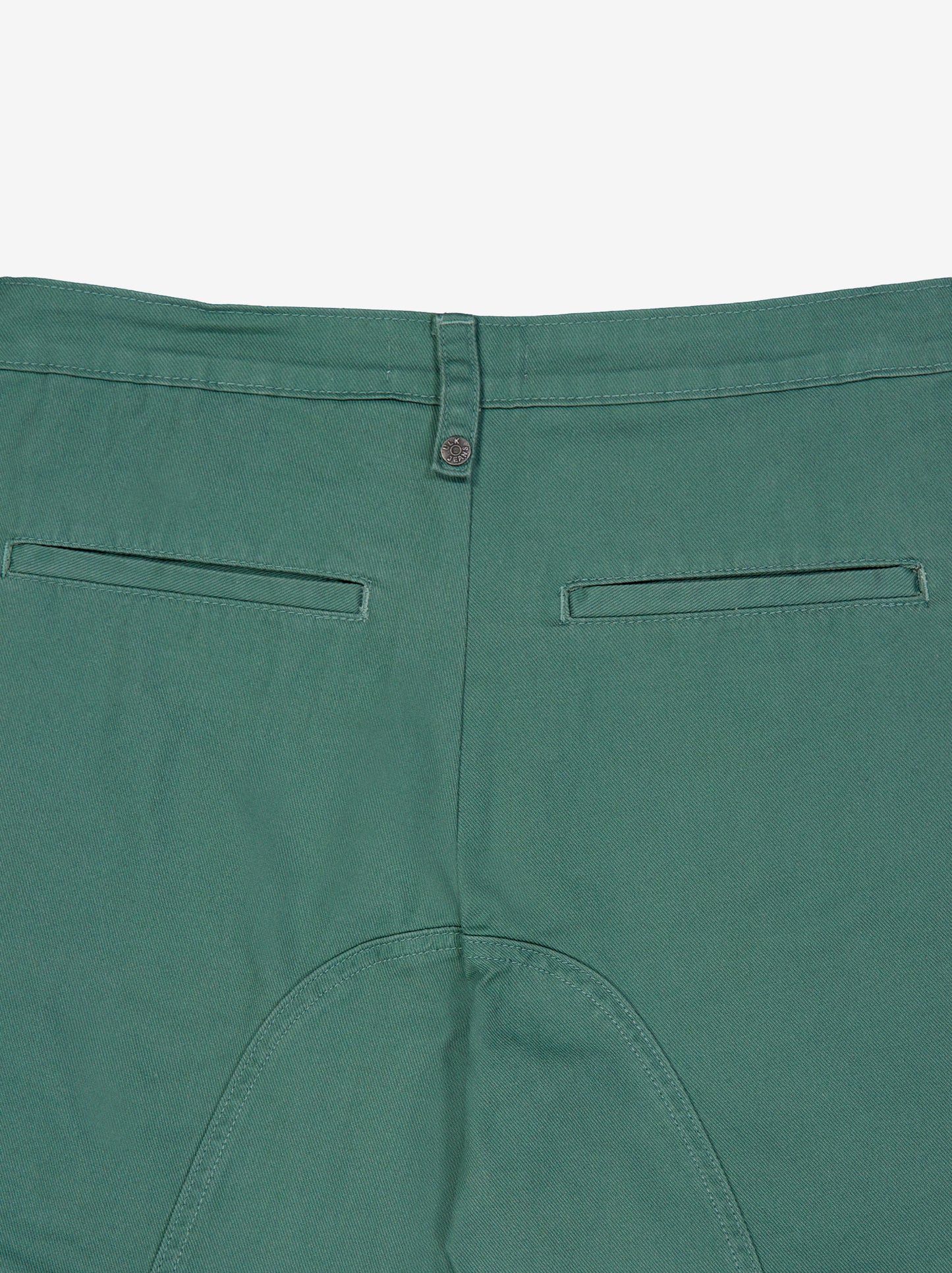 Short verde con detalle gráfico y botones metálicos - Lira